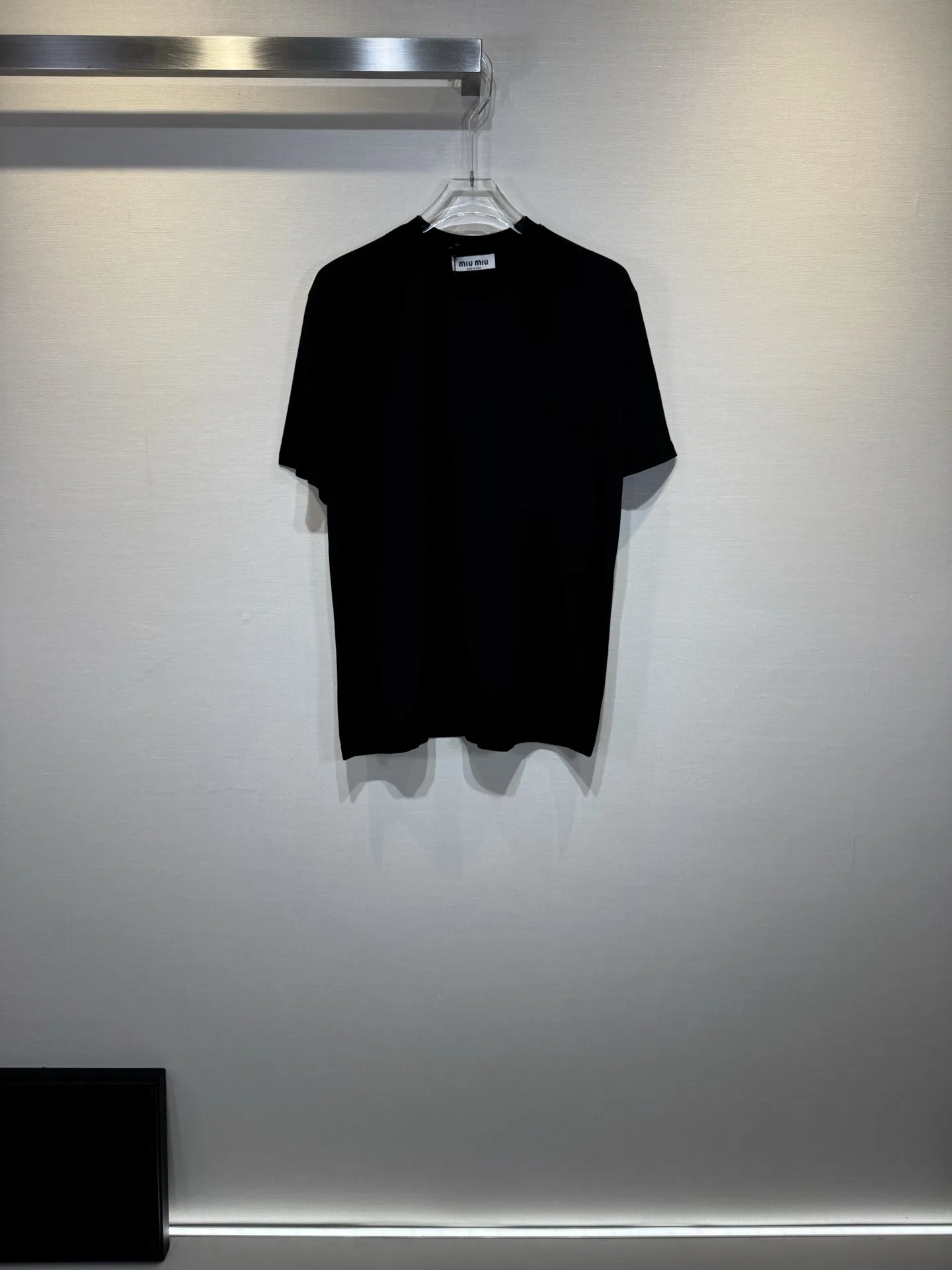 MIU 27FW MVHZGUI 001 반팔티셔츠 7