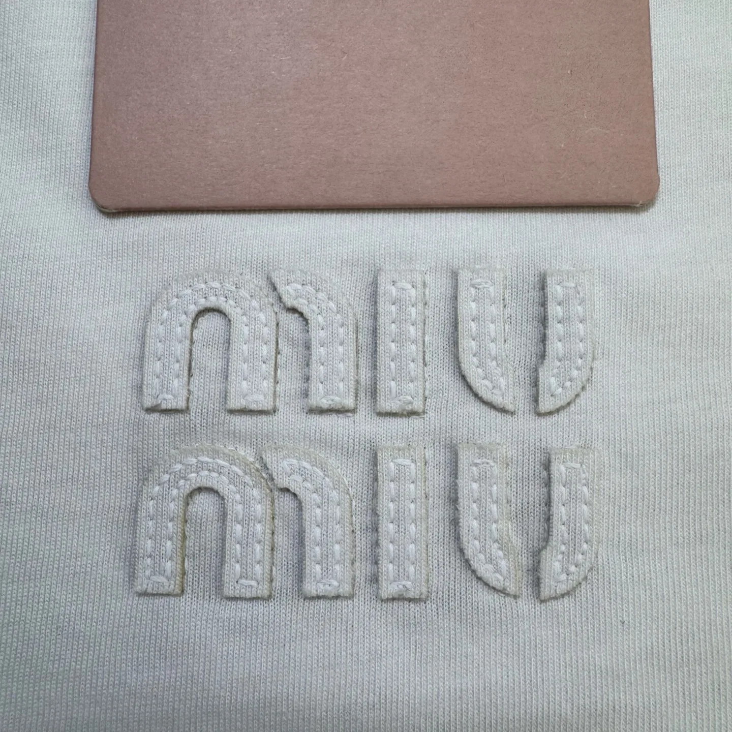 MIU 27FW MVHZGUI 001 반팔티셔츠 17