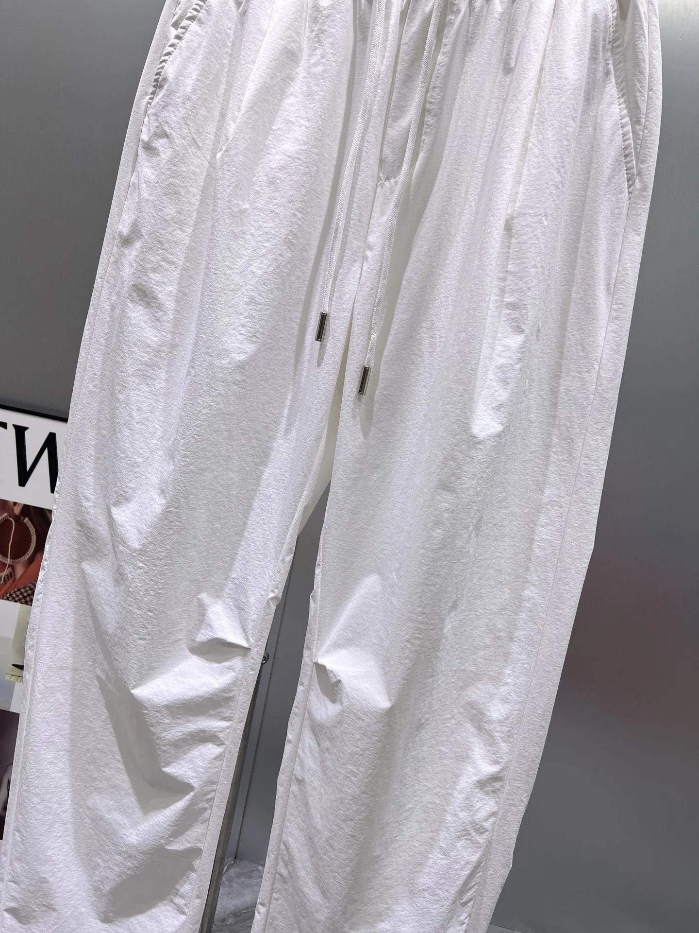MIU 27FW NWHAHGY 002 스웻팬츠 11
