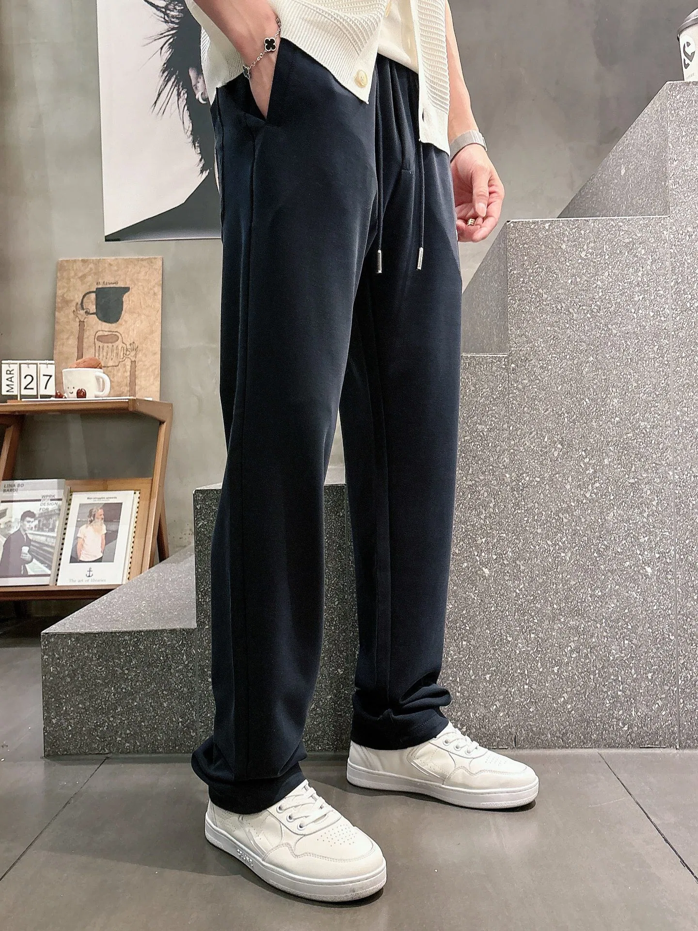 MIU 27FW NWHAHGY 004 스웻팬츠 12
