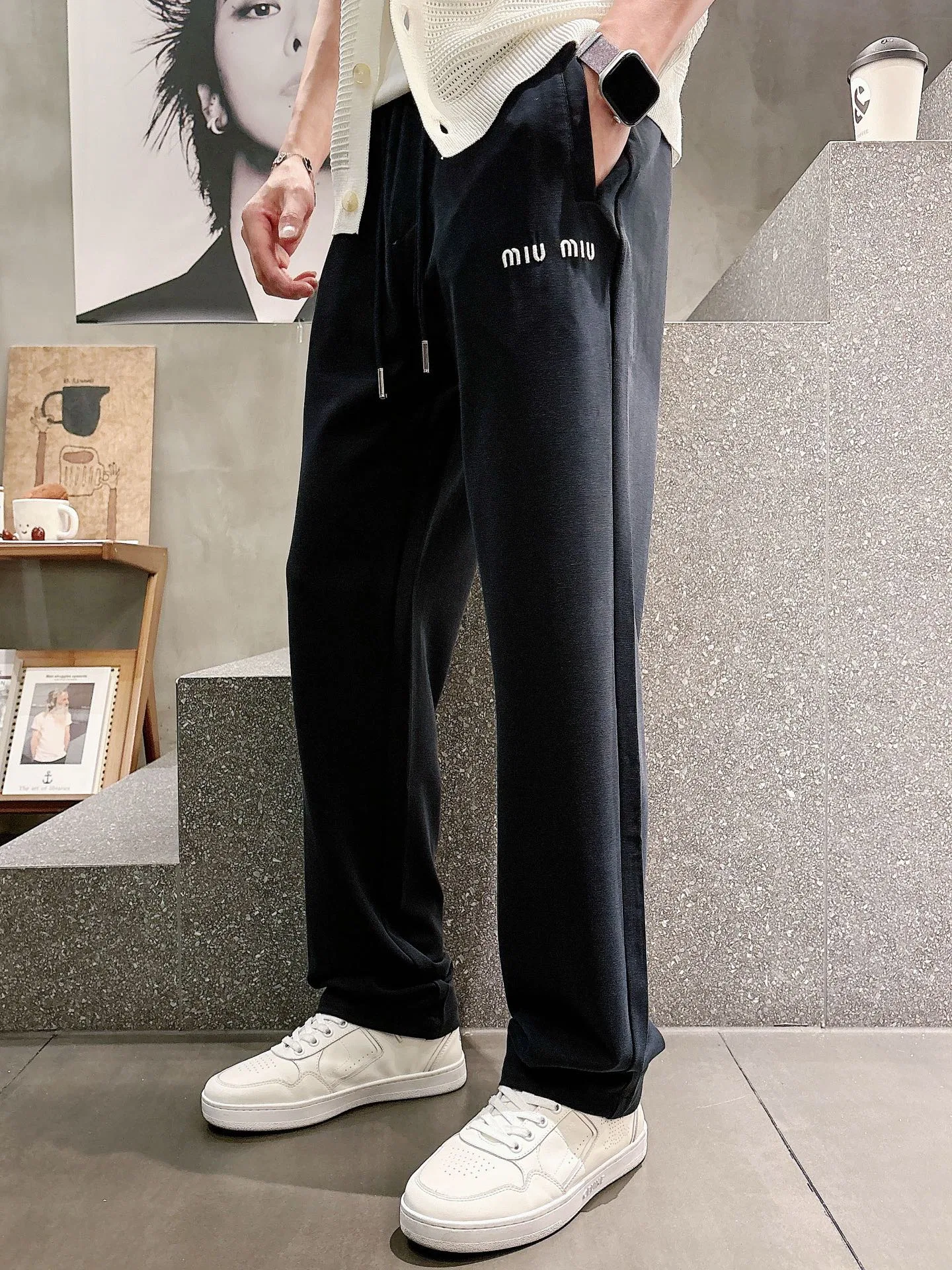 MIU 27FW NWHAHGY 004 스웻팬츠 18