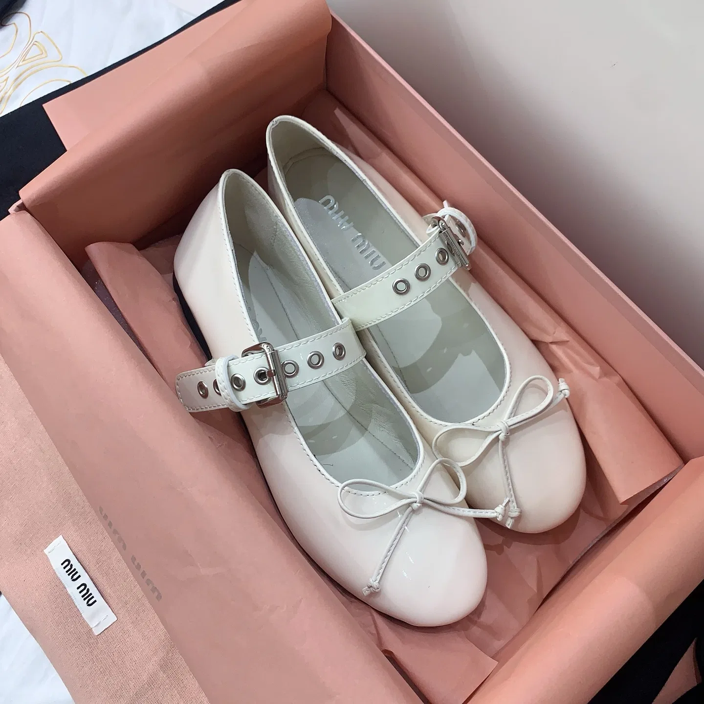 MIU 27FW OMDCLSE 002 플랫슈즈 10