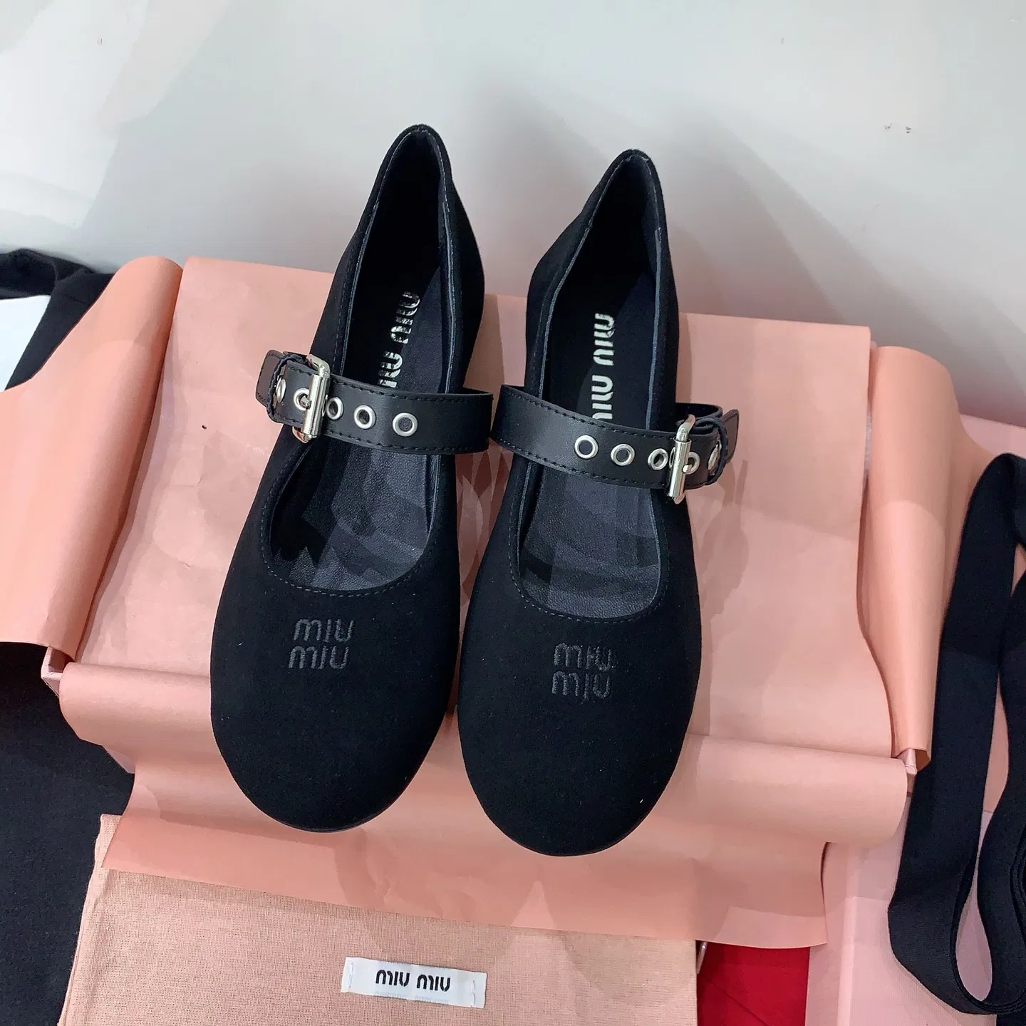 MIU 27FW OMDCLSE 002 플랫슈즈 15