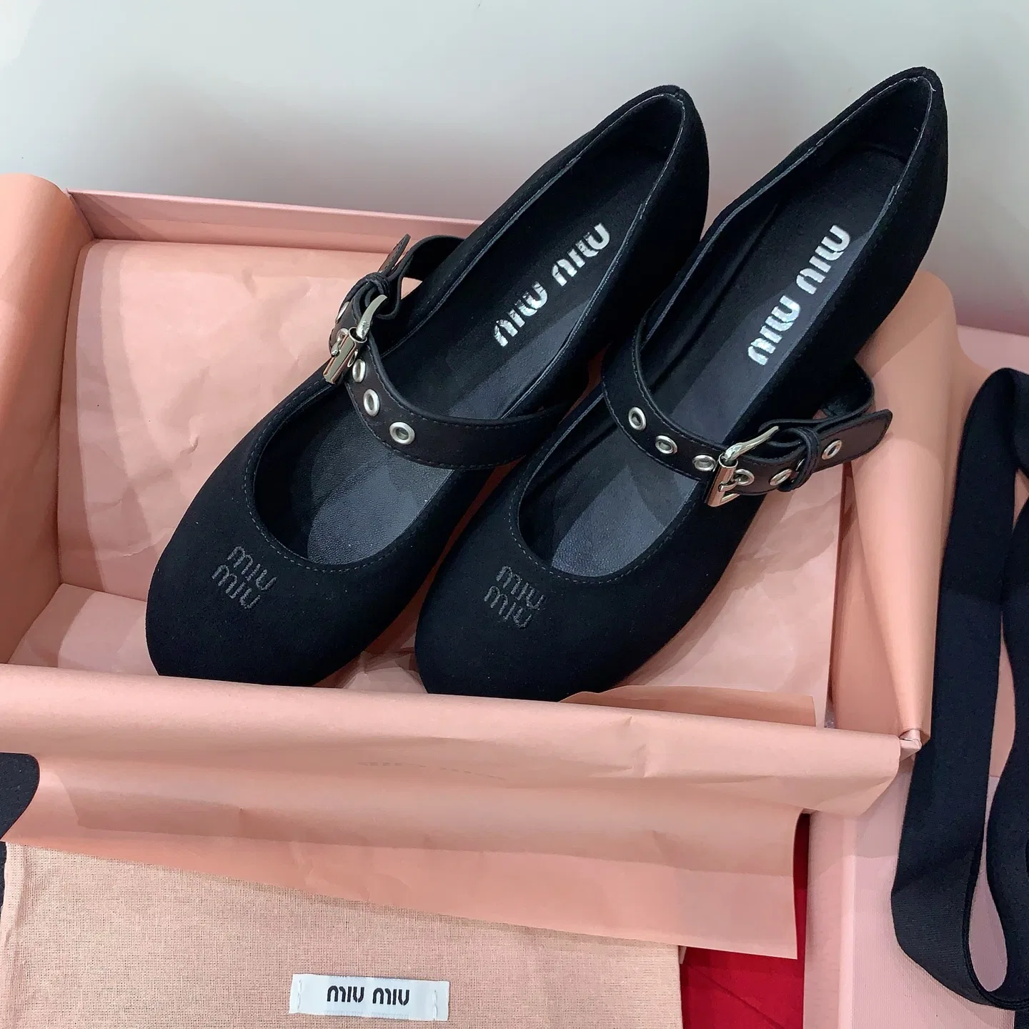 MIU 27FW OMDCLSE 002 플랫슈즈 17