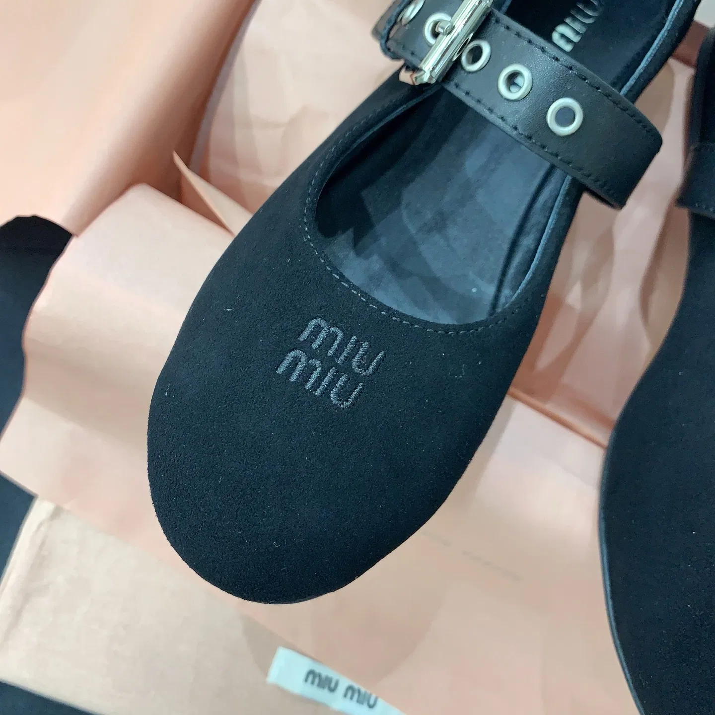 MIU 27FW OMDCLSE 002 플랫슈즈 20