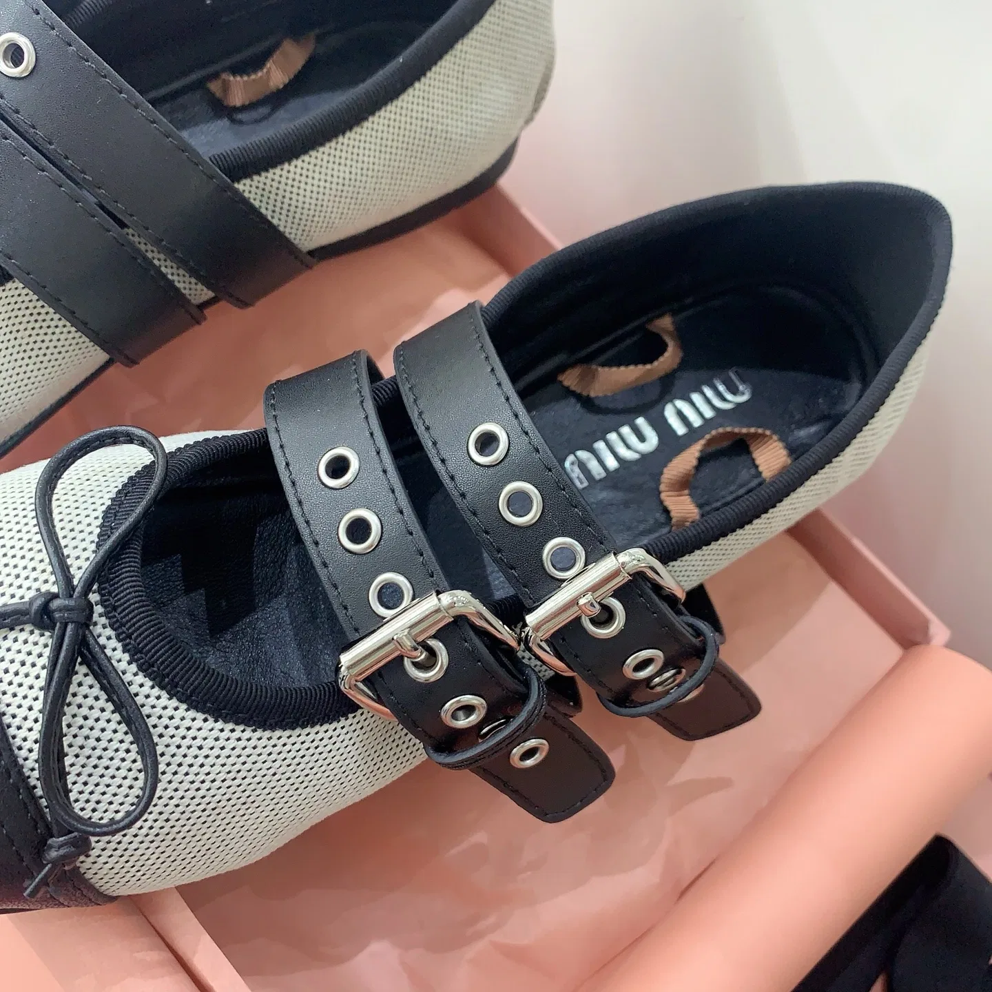 MIU 27FW OMDCLSE 004 플랫슈즈 7
