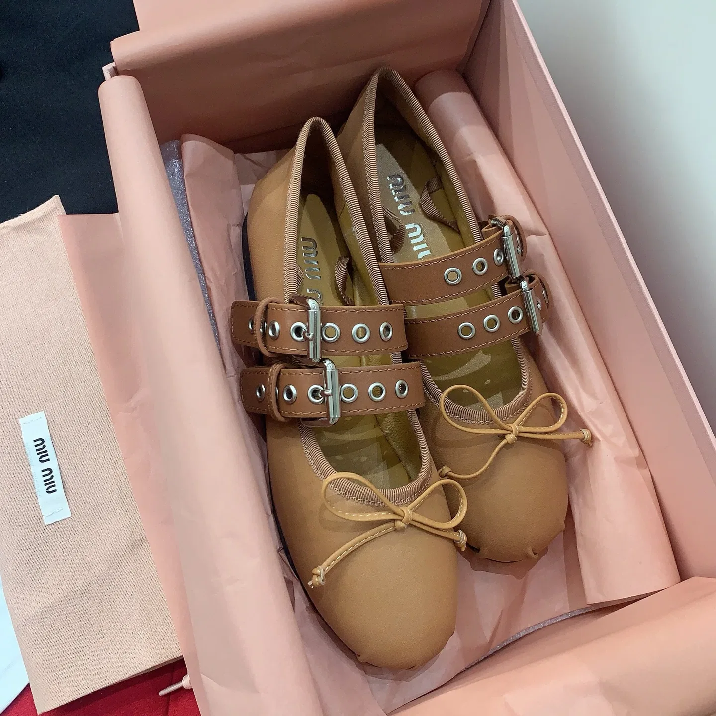 MIU 27FW OMDCLSE 004 플랫슈즈 10