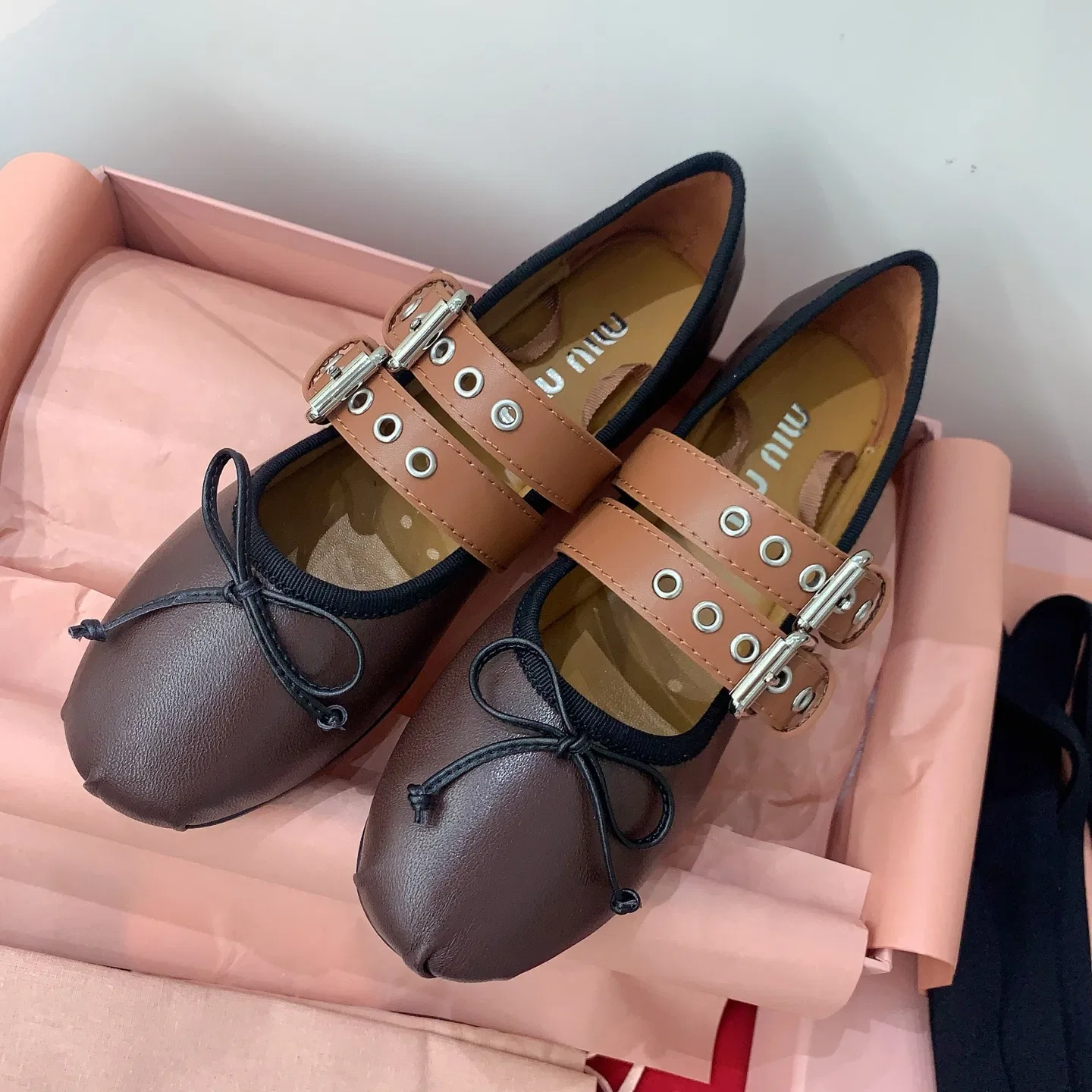 MIU 27FW OMDCLSE 004 플랫슈즈 15