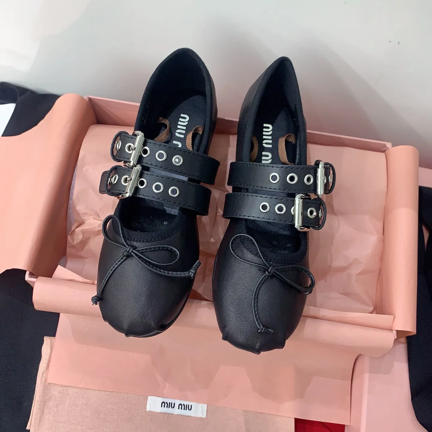 MIU 27FW OMDCLSE 004 플랫슈즈 22