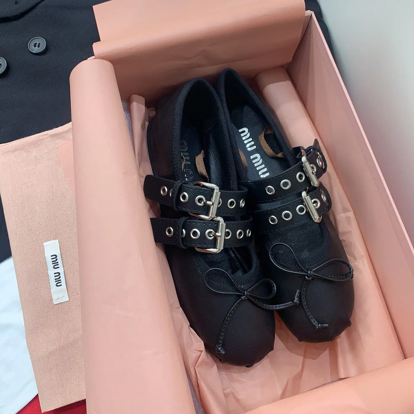MIU 27FW OMDCLSE 004 플랫슈즈 25