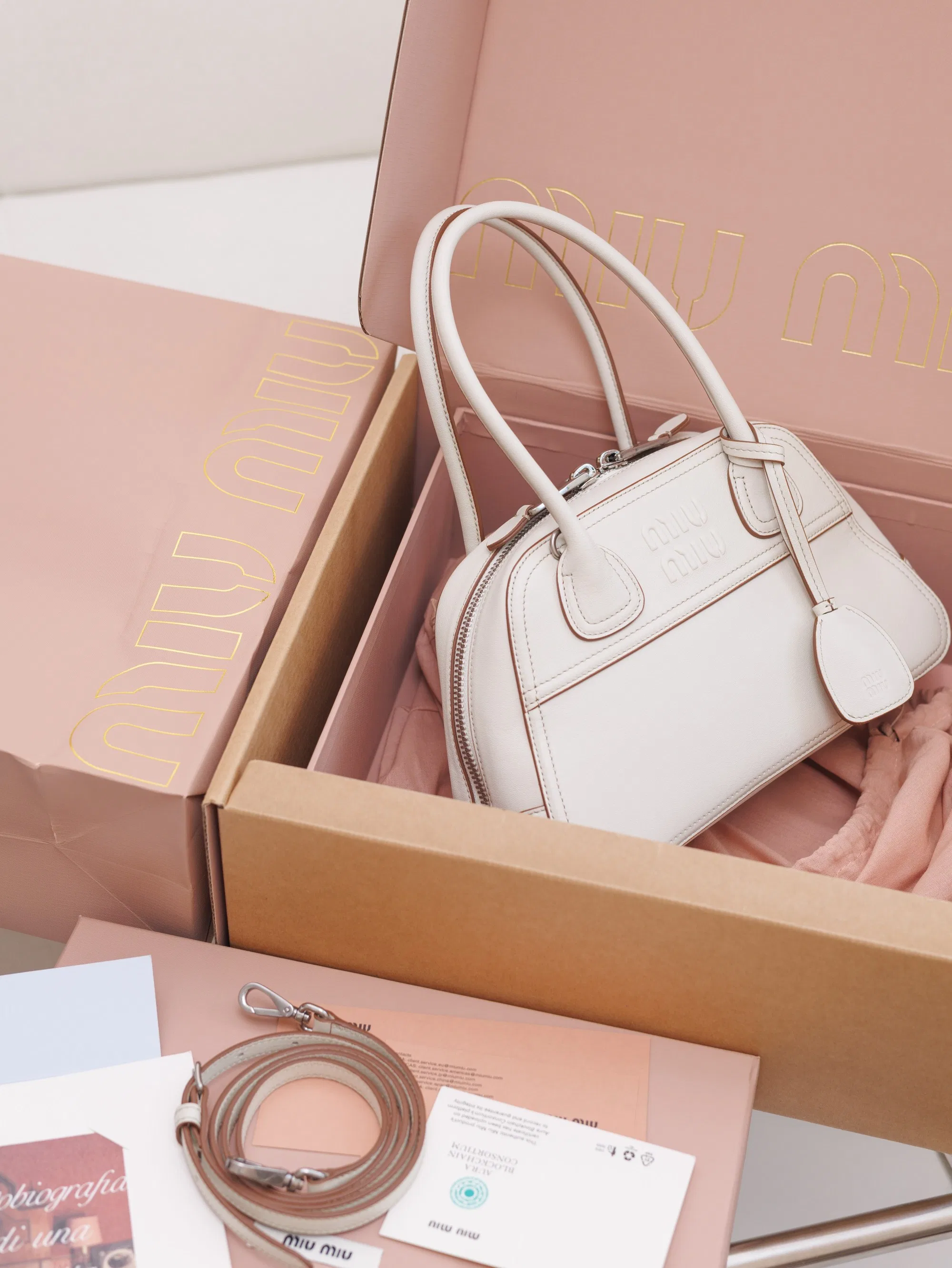 MIU 27FW OMDCLSE 006 토트백 27