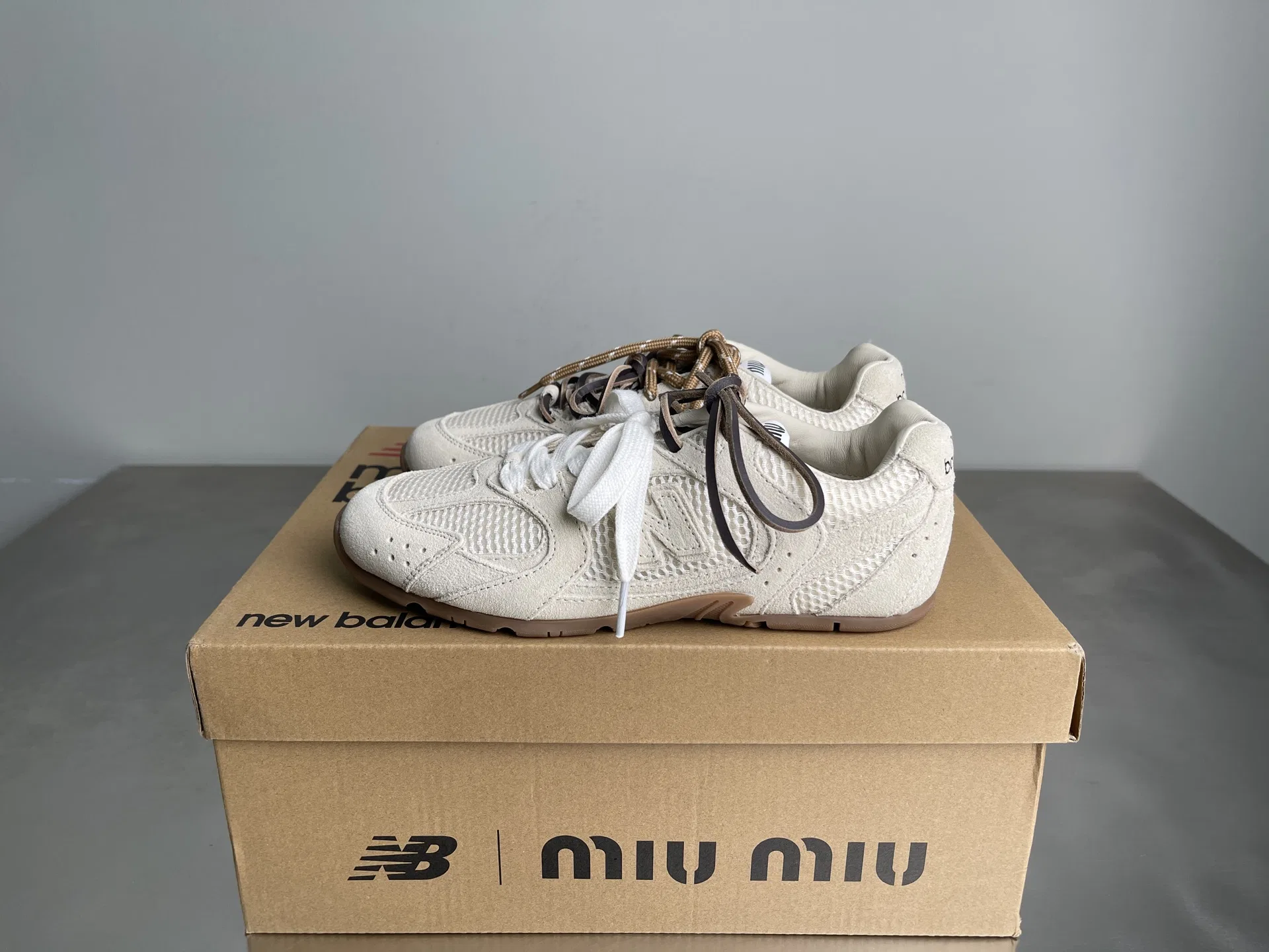 MIU 27FW OMDCLSE 008 운동화 19
