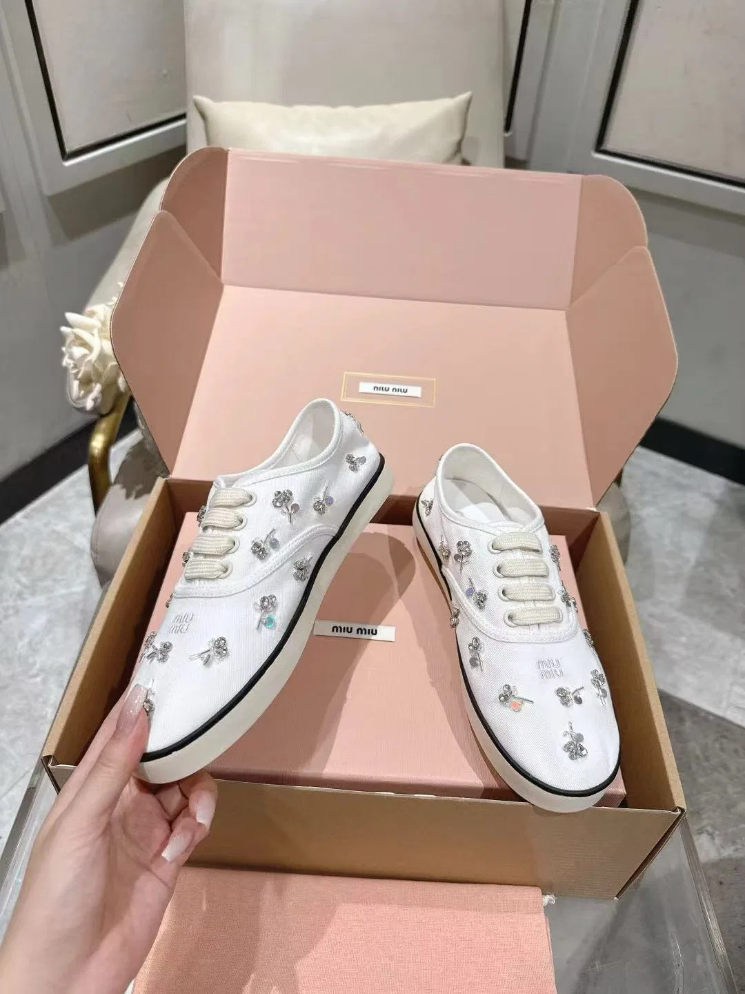 MIU 27FW OMDCLSE 016 운동화 11