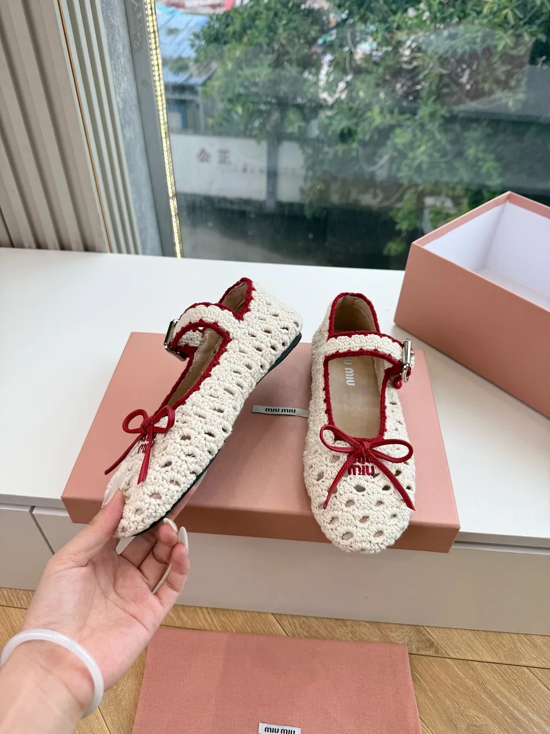 MIU 27FW OMDCLSE 019 플랫슈즈 9