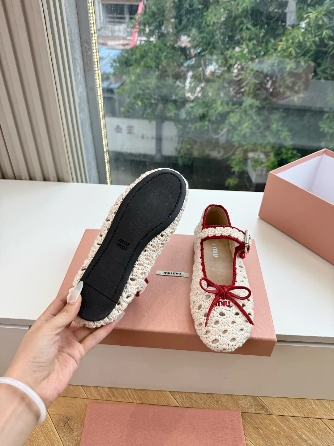 MIU 27FW OMDCLSE 019 플랫슈즈 13