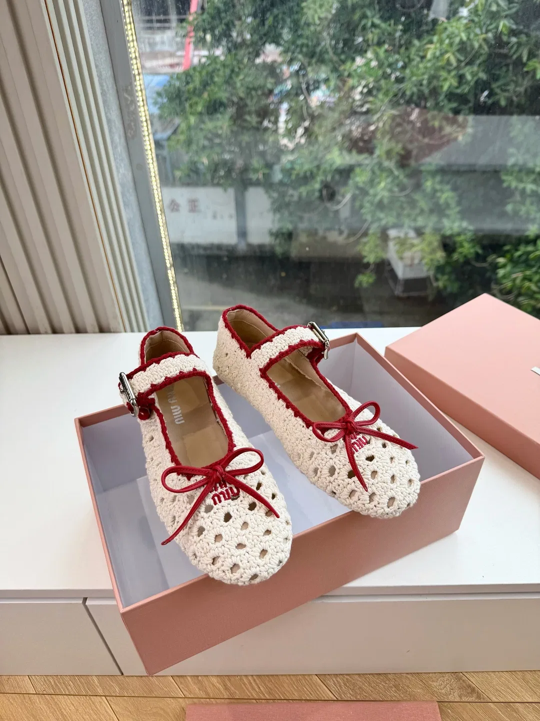 MIU 27FW OMDCLSE 019 플랫슈즈 14