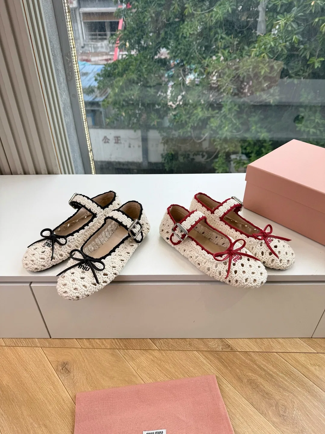 MIU 27FW OMDCLSE 019 플랫슈즈 18