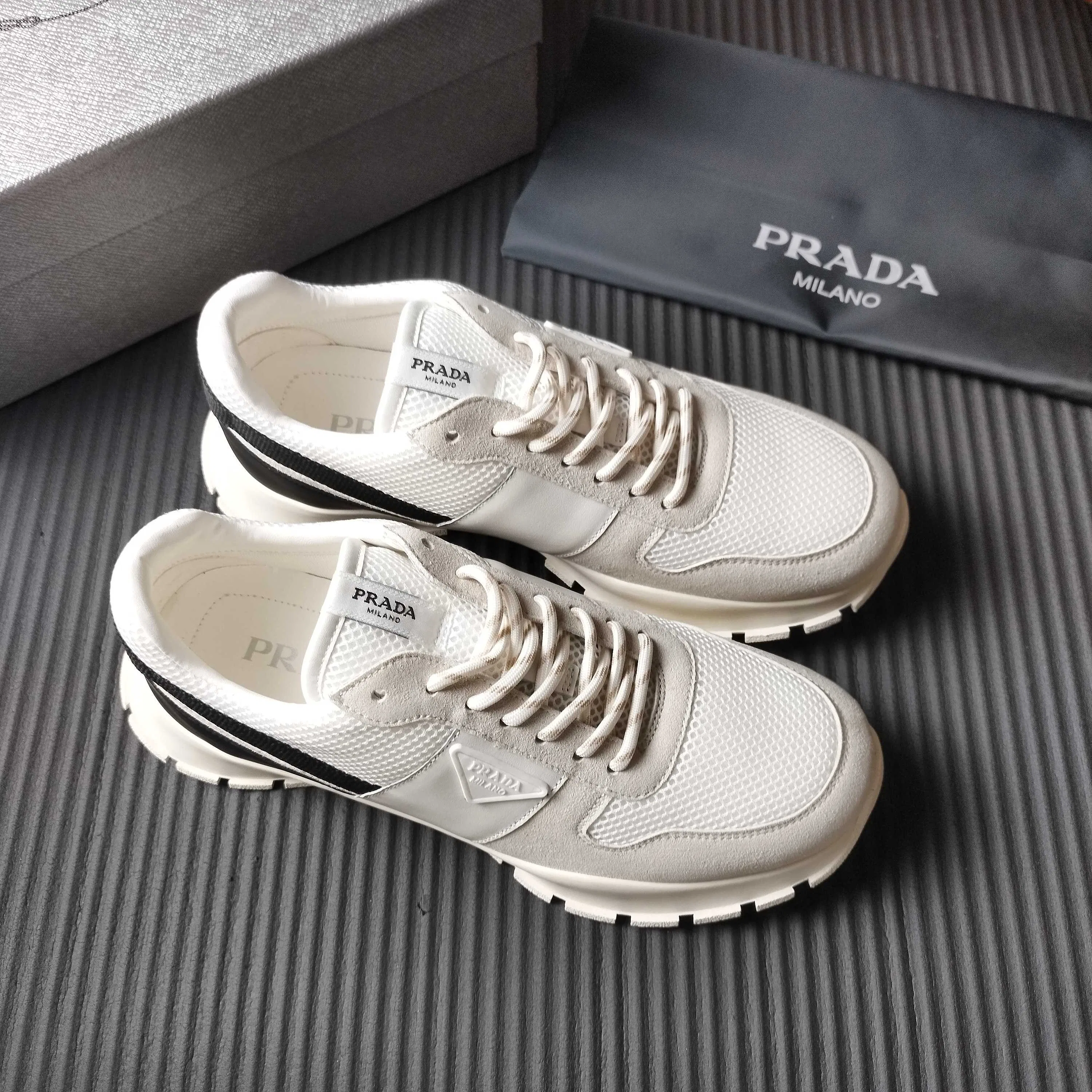 PRA 27FW AXONQXZ 012 스니커즈 10