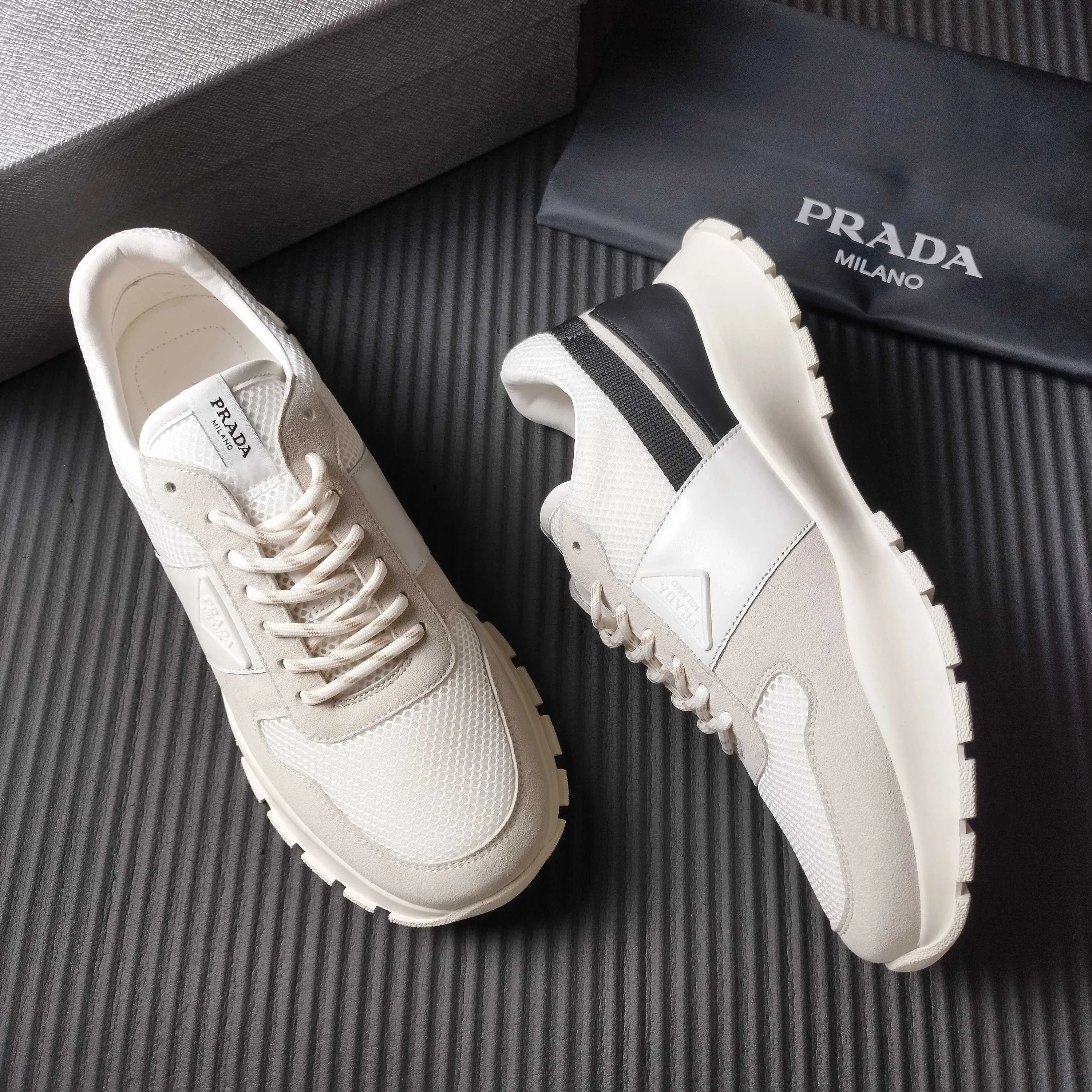 PRA 27FW AXONQXZ 012 스니커즈 11