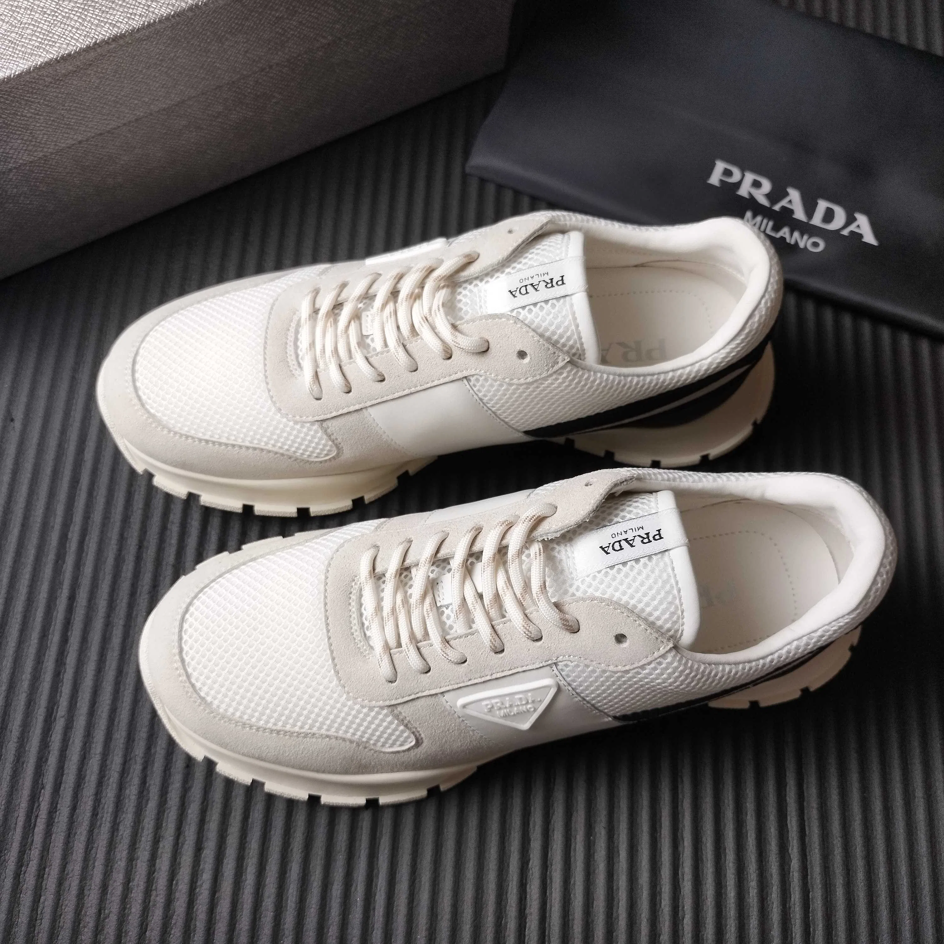 PRA 27FW AXONQXZ 012 스니커즈 13