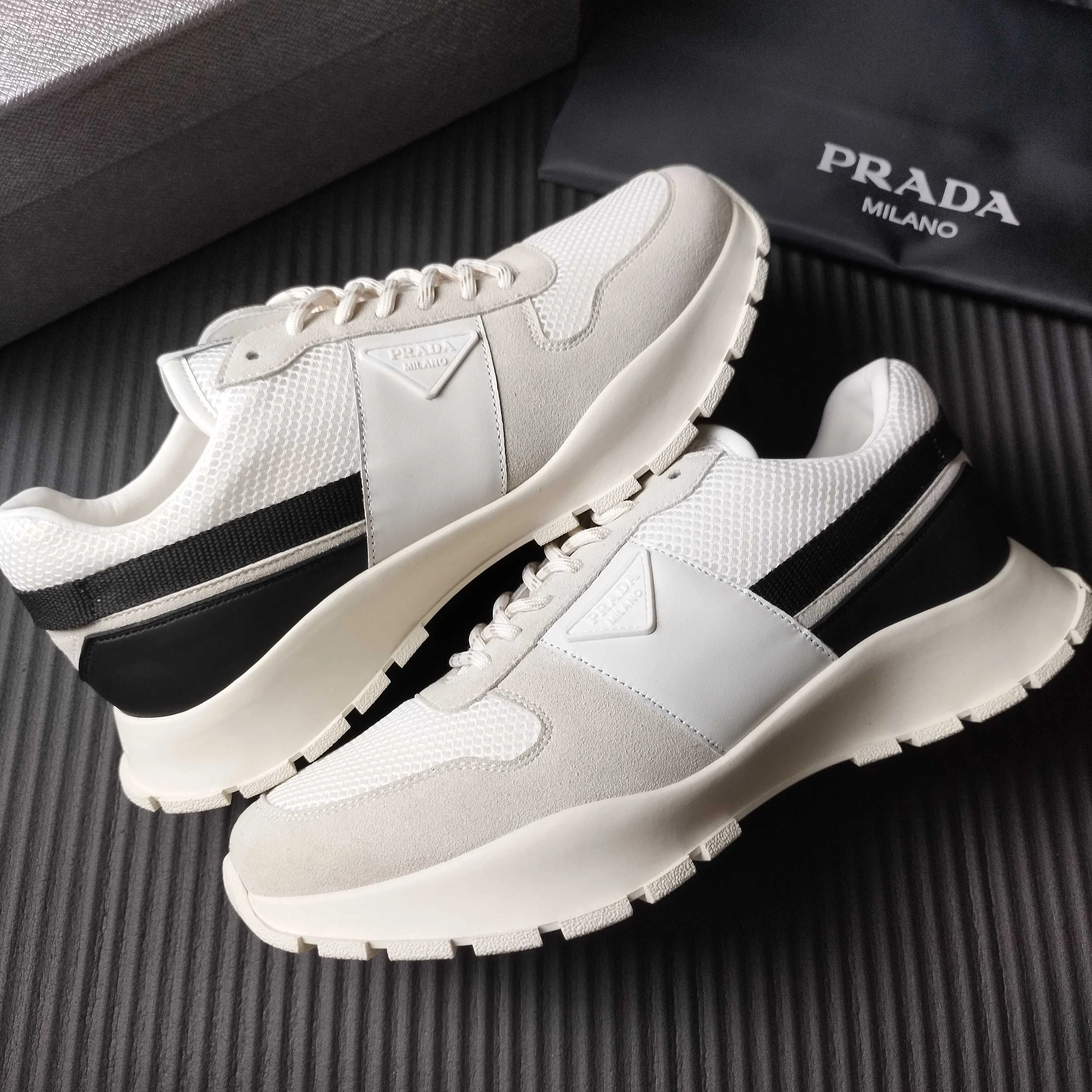 PRA 27FW AXONQXZ 012 스니커즈 14