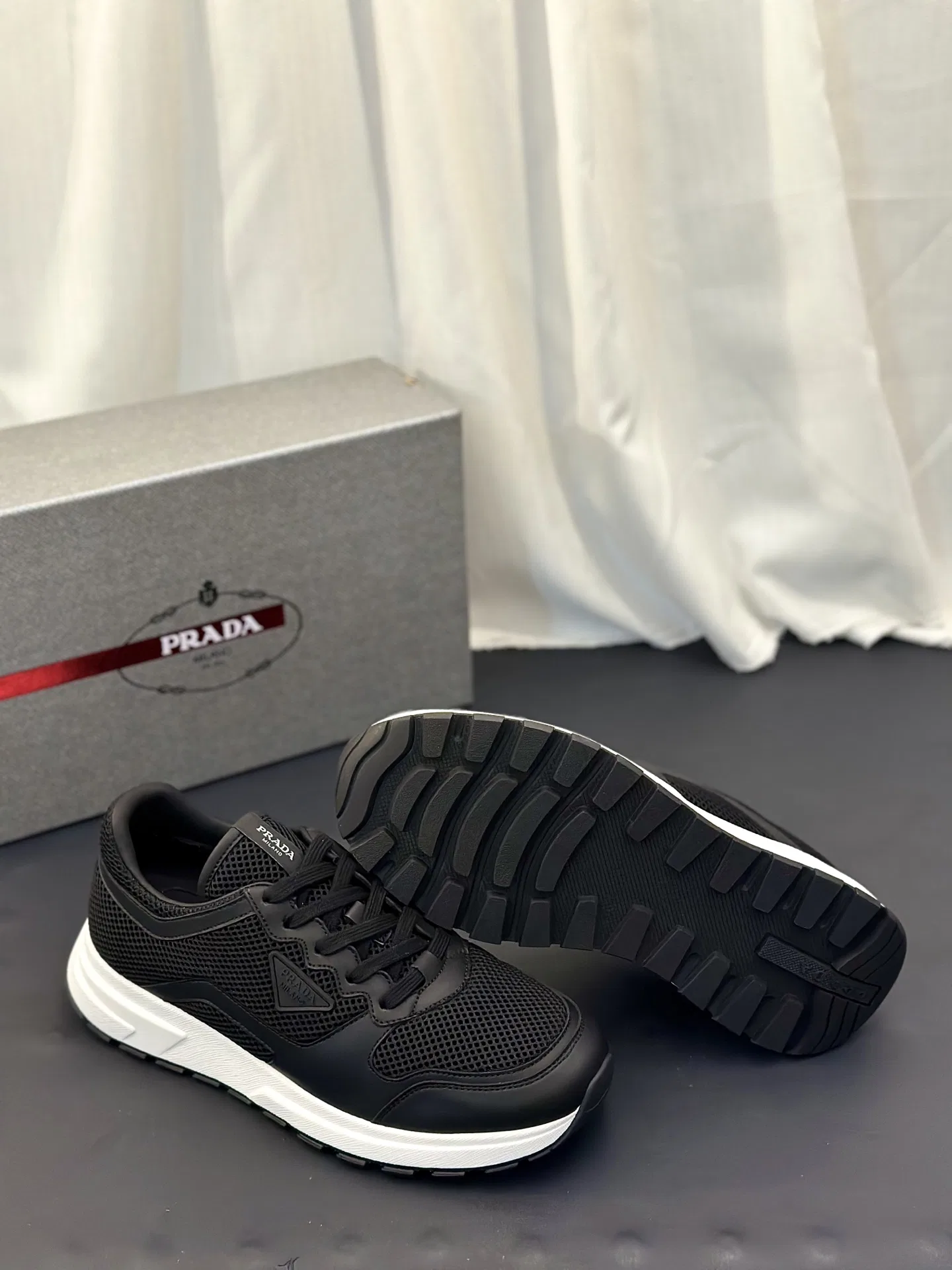 PRA 27FW AXONQXZ 026 스니커즈 32