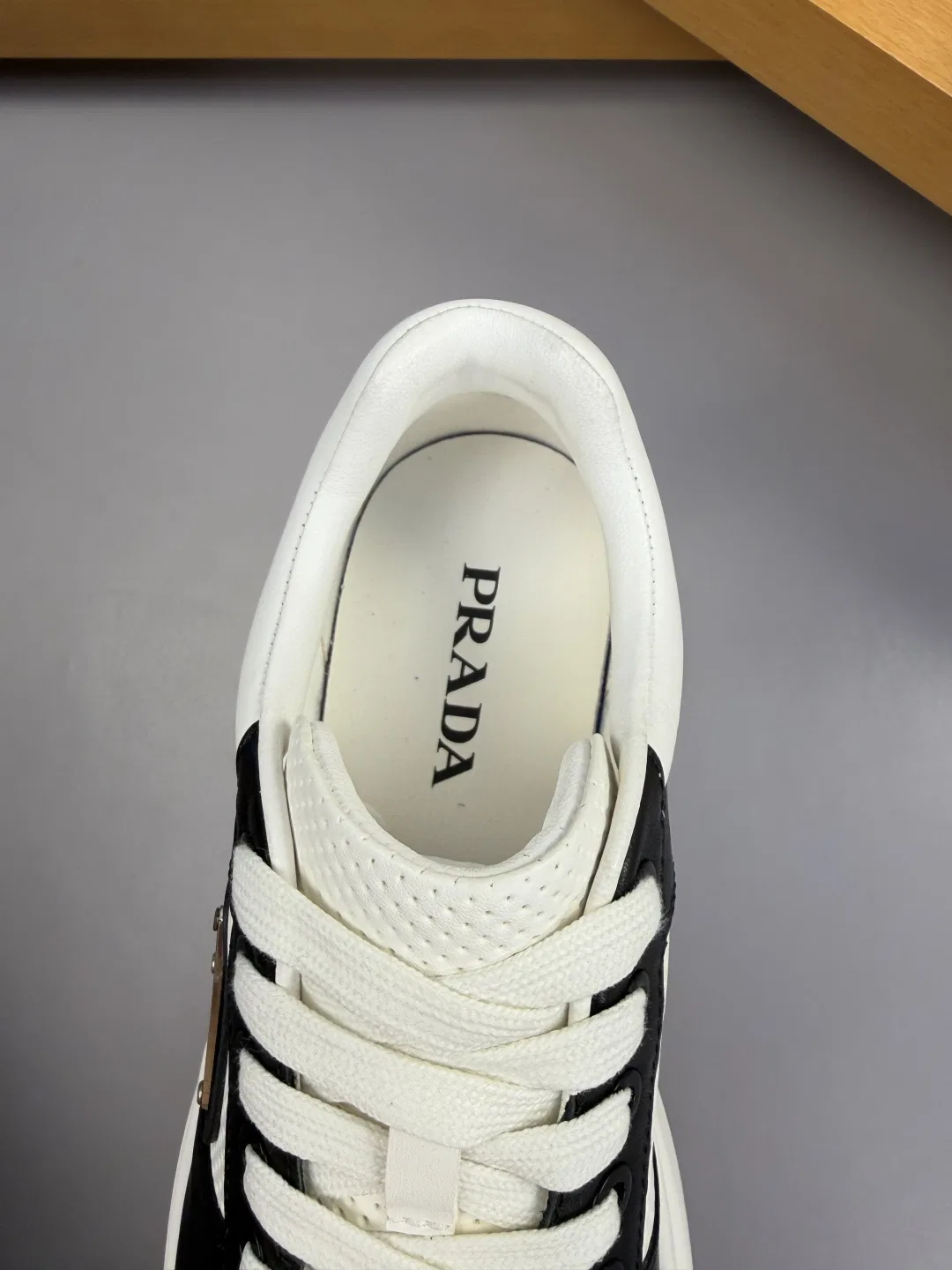 PRA 27FW AXONQXZ 067 스니커즈 7