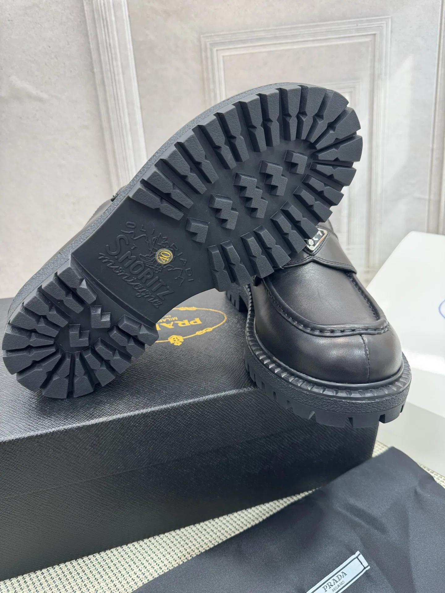 PRA 27FW AXONQXZ 075 로퍼 9