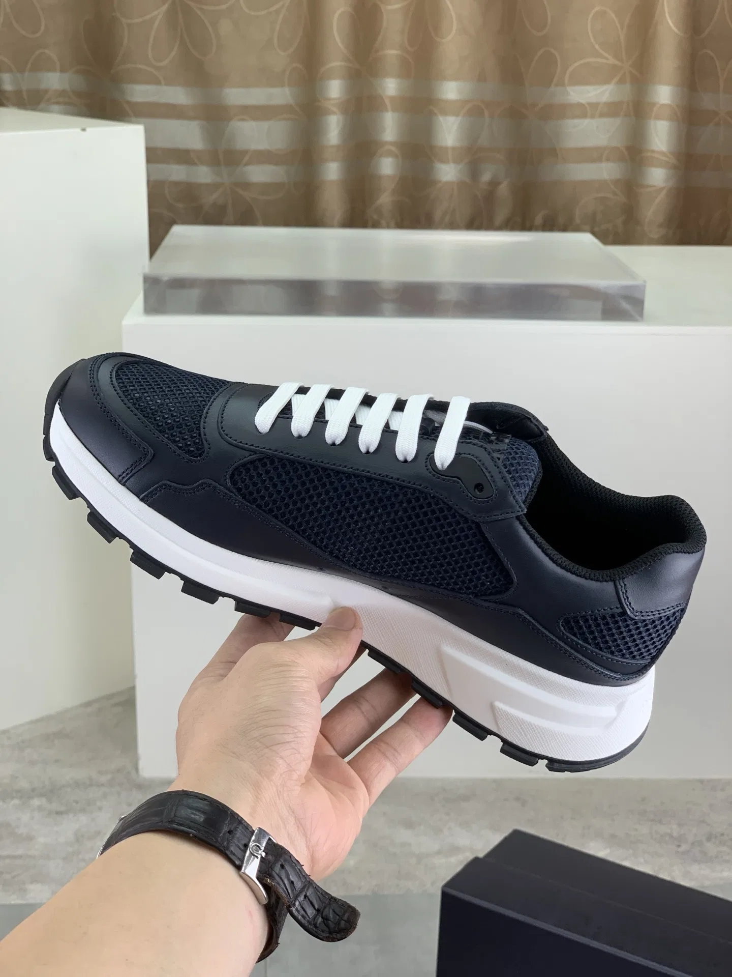 PRA 27FW AXONQXZ 086 스니커즈 50