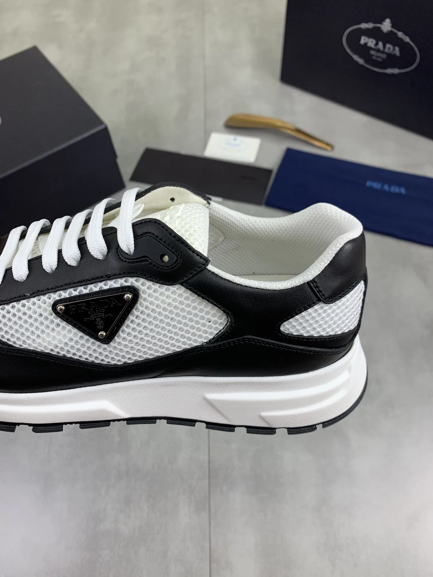 PRA 27FW AXONQXZ 086 스니커즈 61