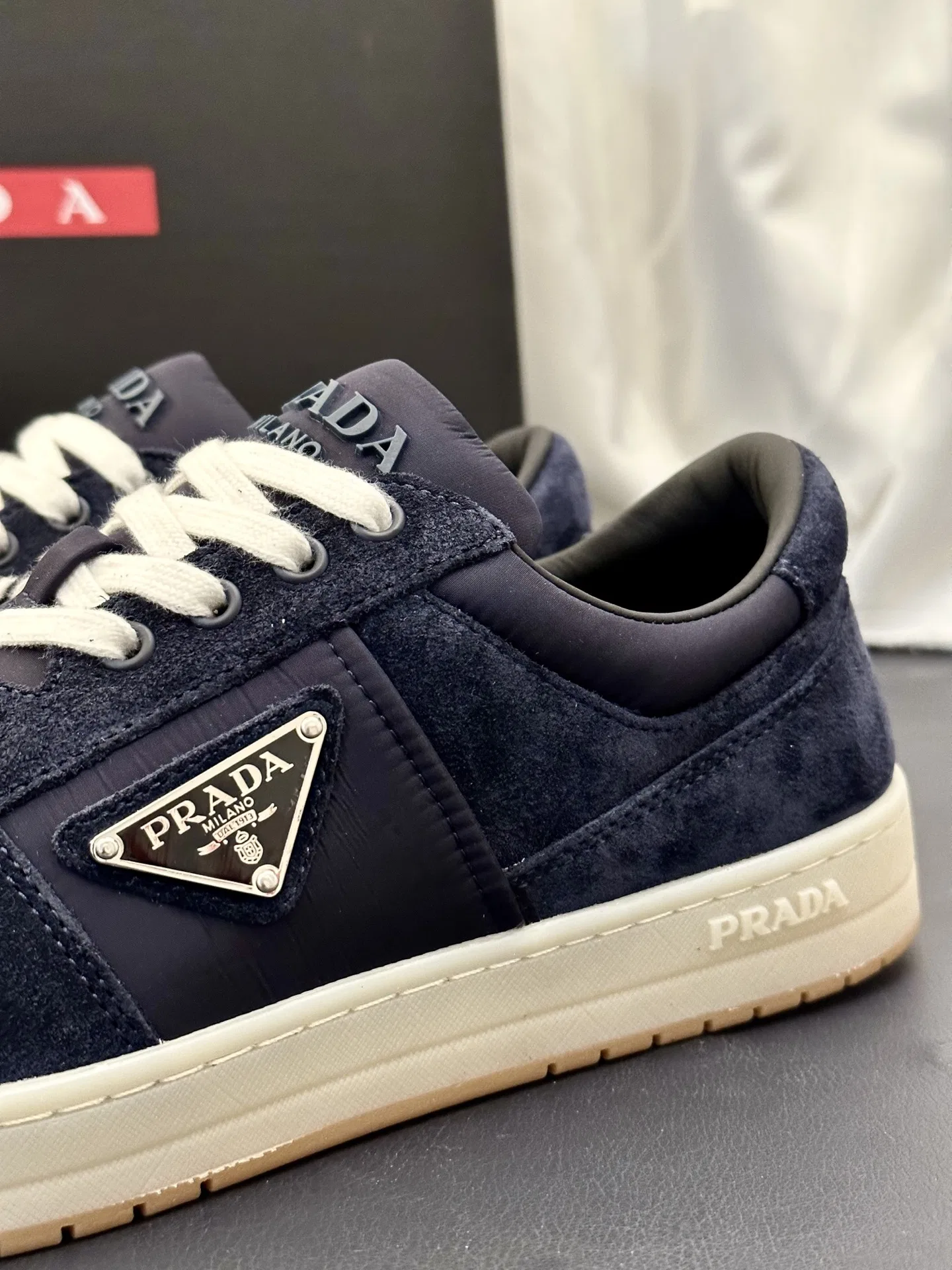 PRA 27FW AXONQXZ 099 스니커즈 23