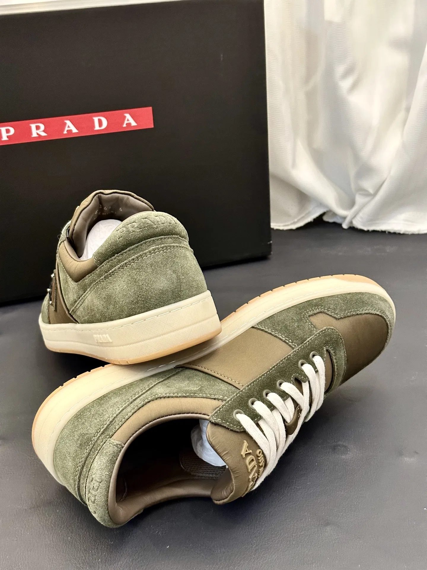 PRA 27FW AXONQXZ 099 스니커즈 30