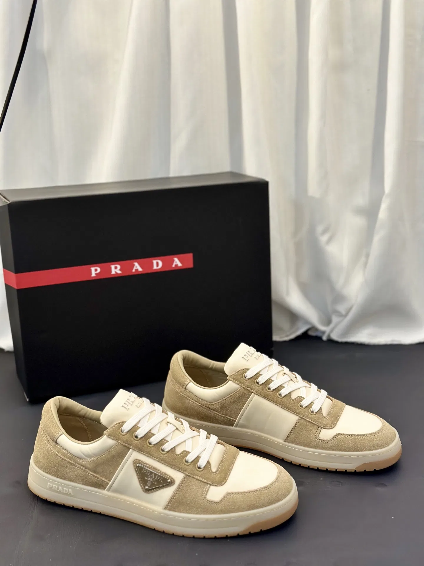PRA 27FW AXONQXZ 099 스니커즈 35