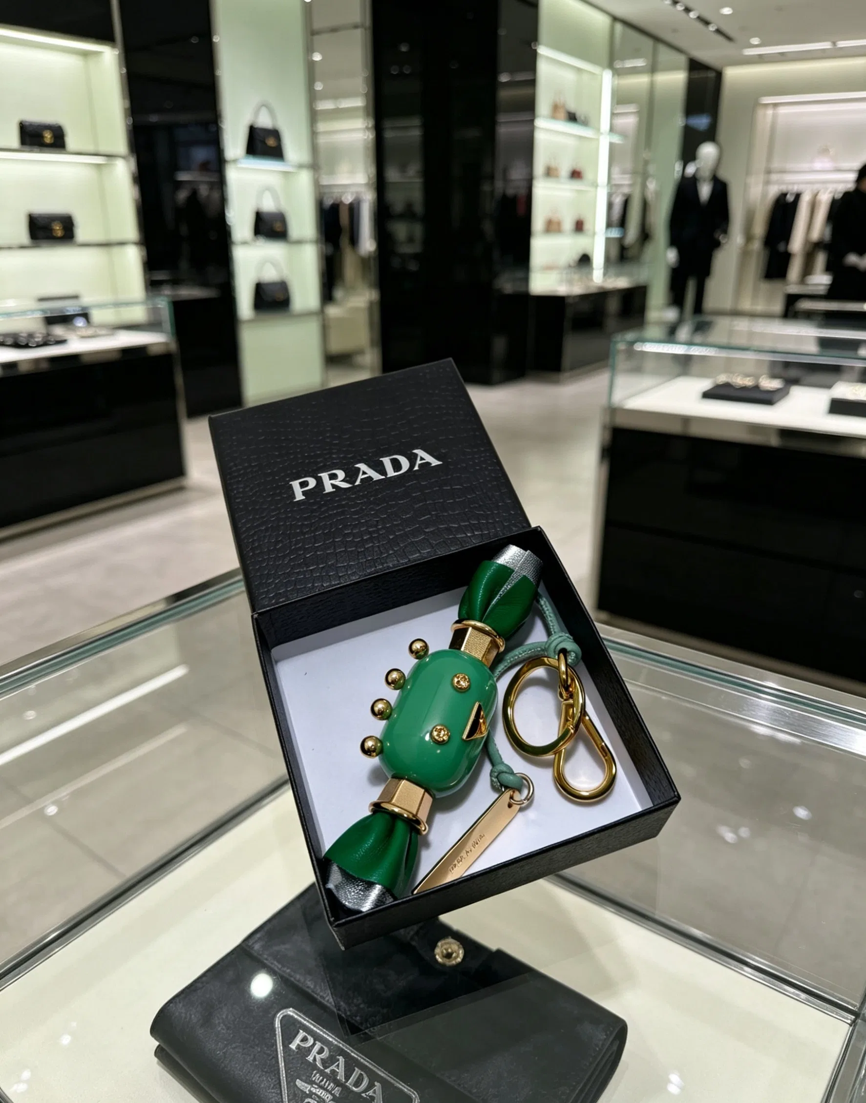 PRA 27FW CEKDMYN 001 참 11