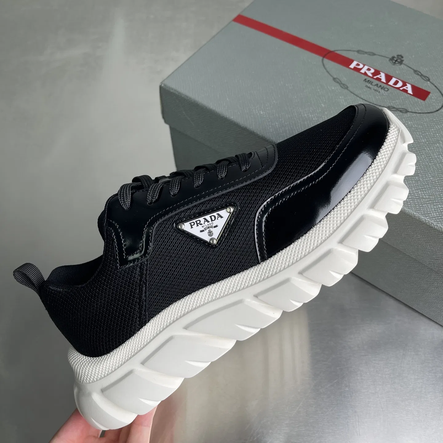 PRA 27FW EJEUHTT 009 스니커즈 11