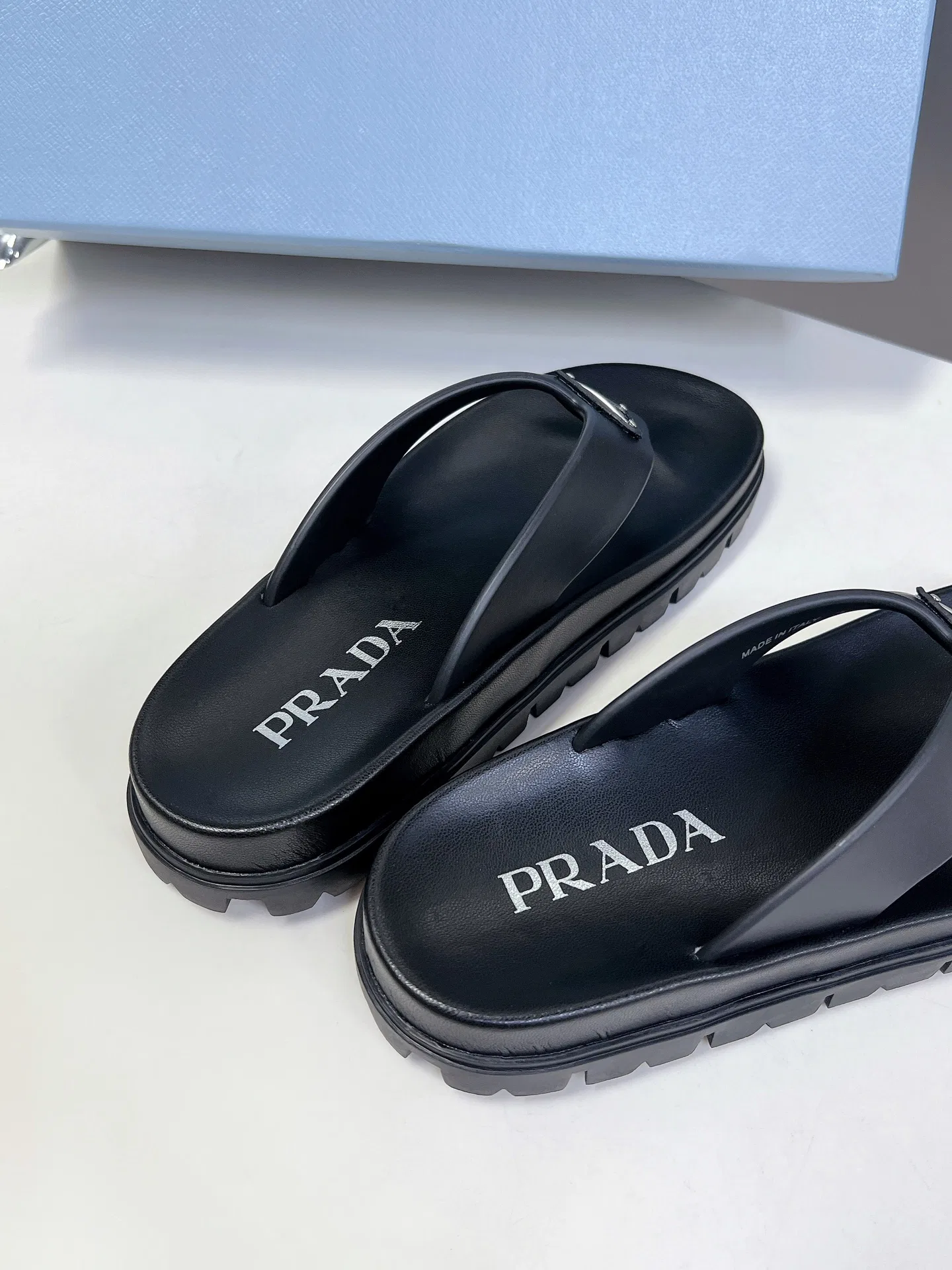 PRA 27FW EJEUHTT 011 쪼리 17