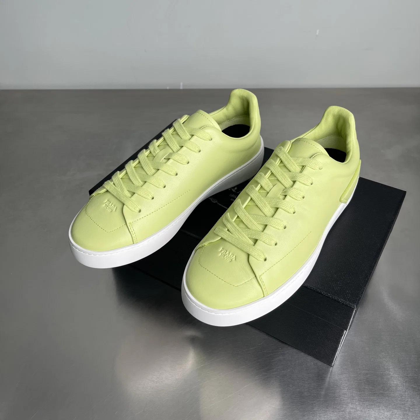 PRA 27FW EJEUHTT 016 스니커즈 10