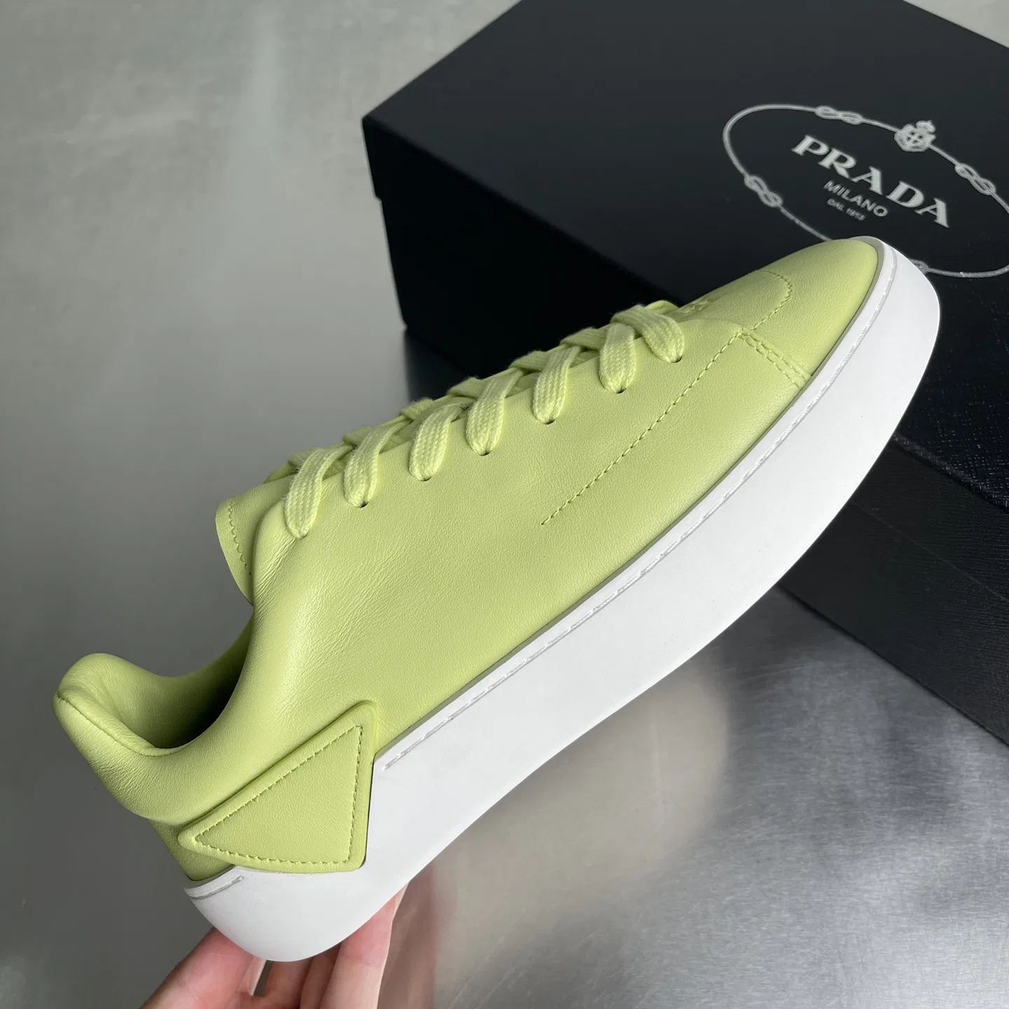 PRA 27FW EJEUHTT 016 스니커즈 12
