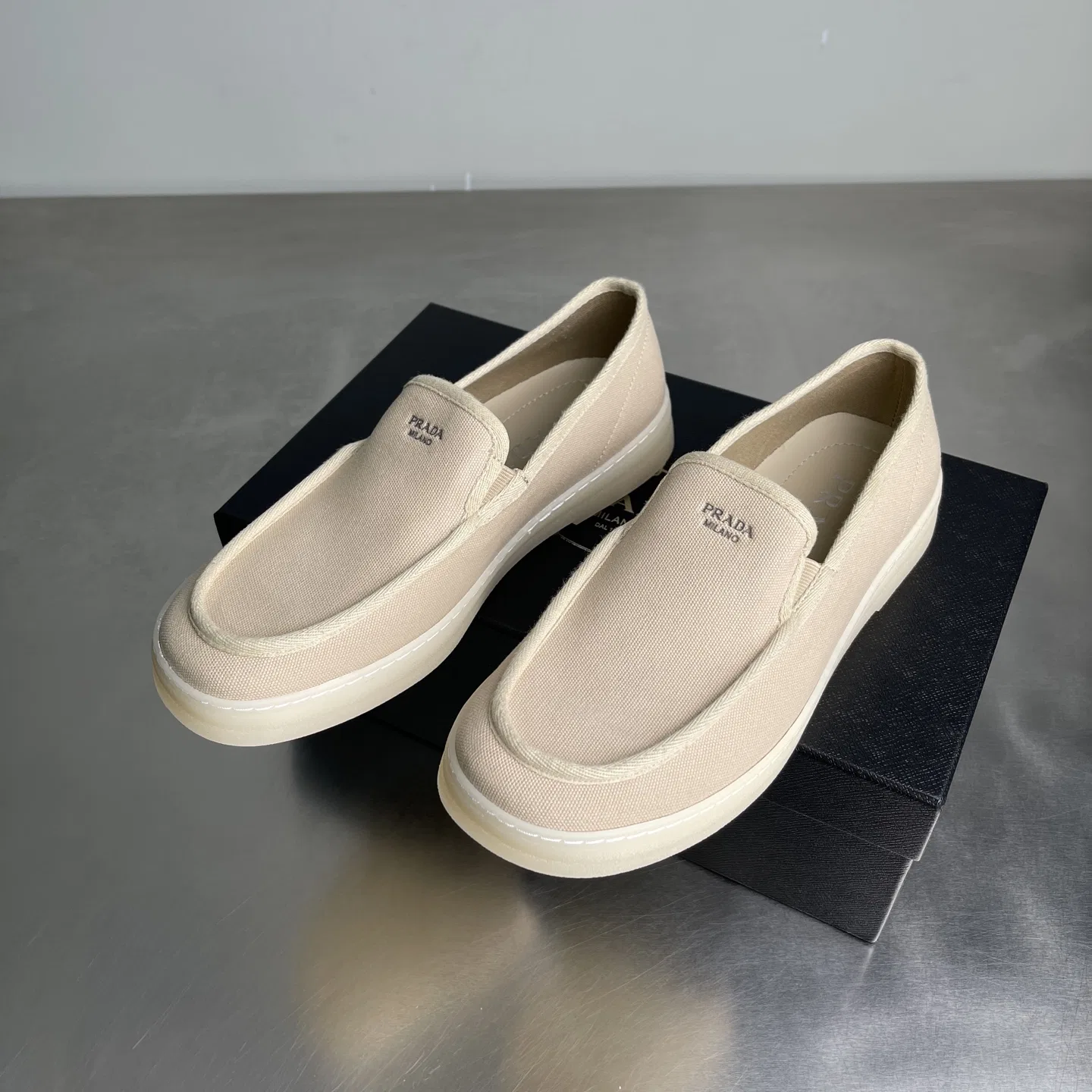 PRA 27FW EJEUHTT 024 로퍼 9