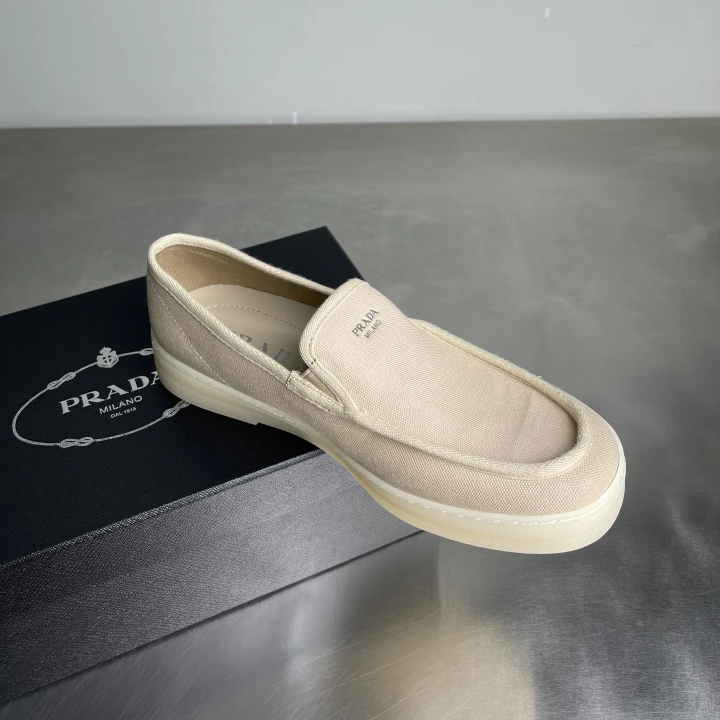 PRA 27FW EJEUHTT 024 로퍼 10
