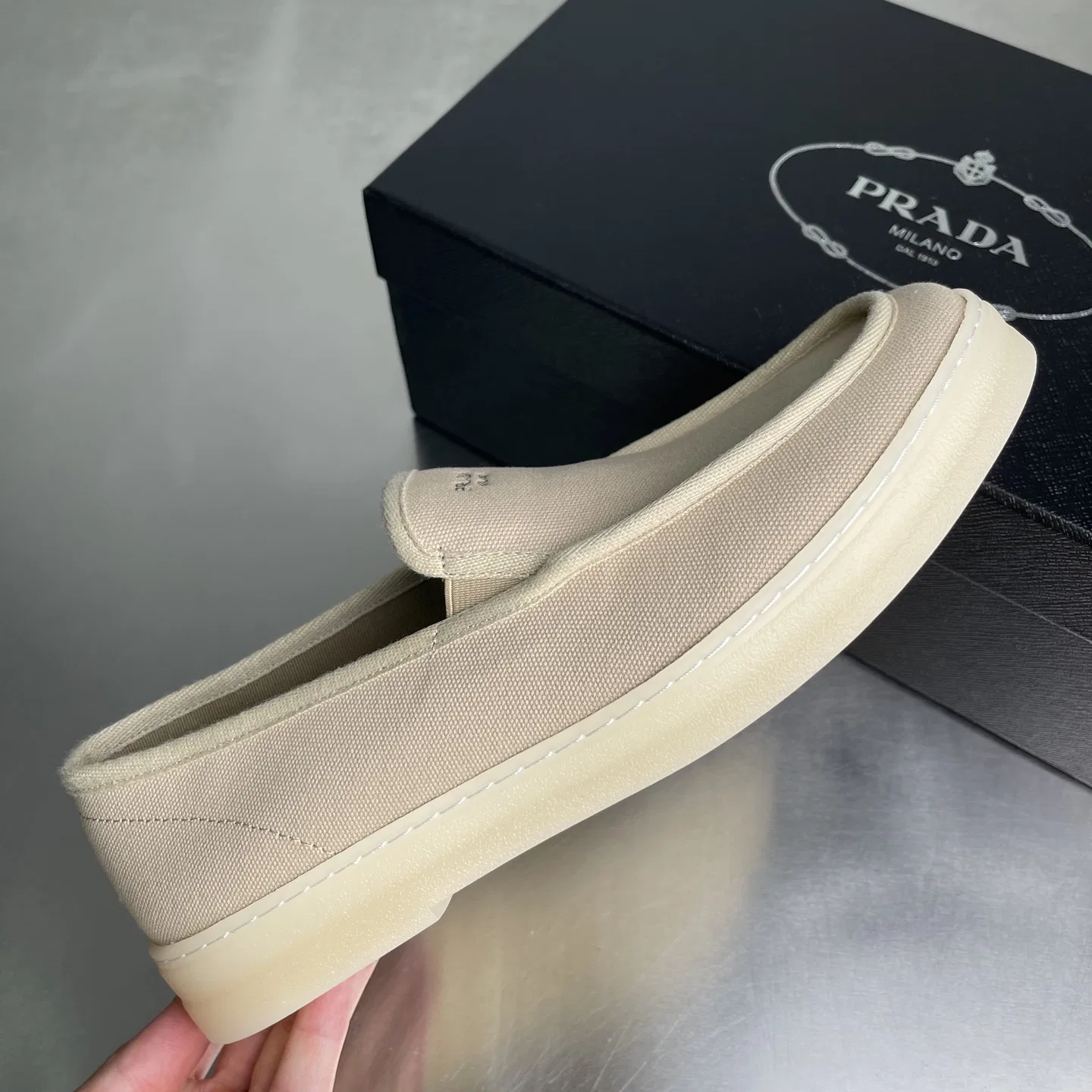 PRA 27FW EJEUHTT 024 로퍼 11