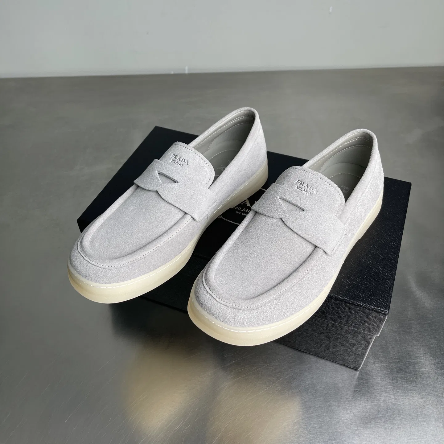 PRA 27FW EJEUHTT 025 로퍼 9