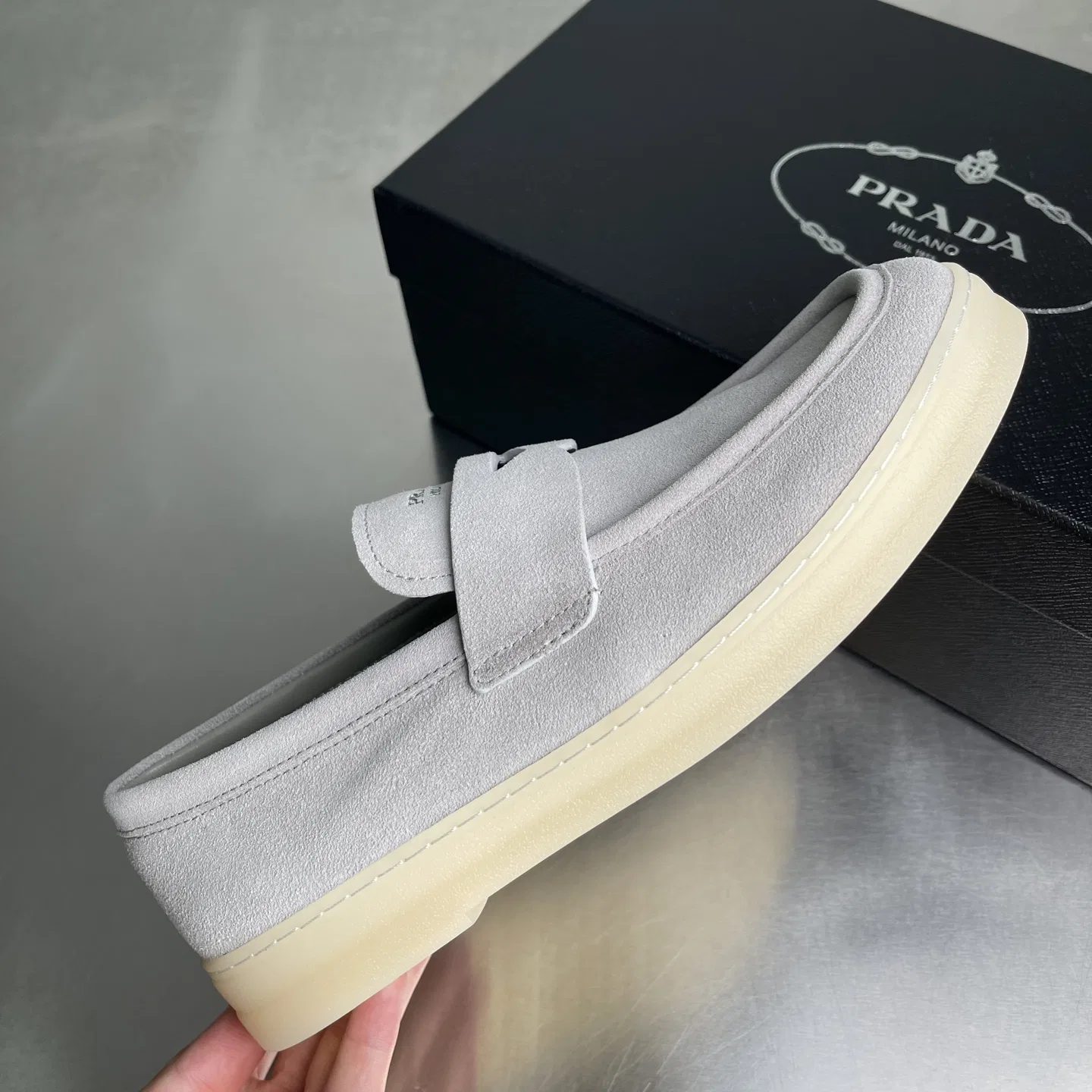 PRA 27FW EJEUHTT 025 로퍼 11