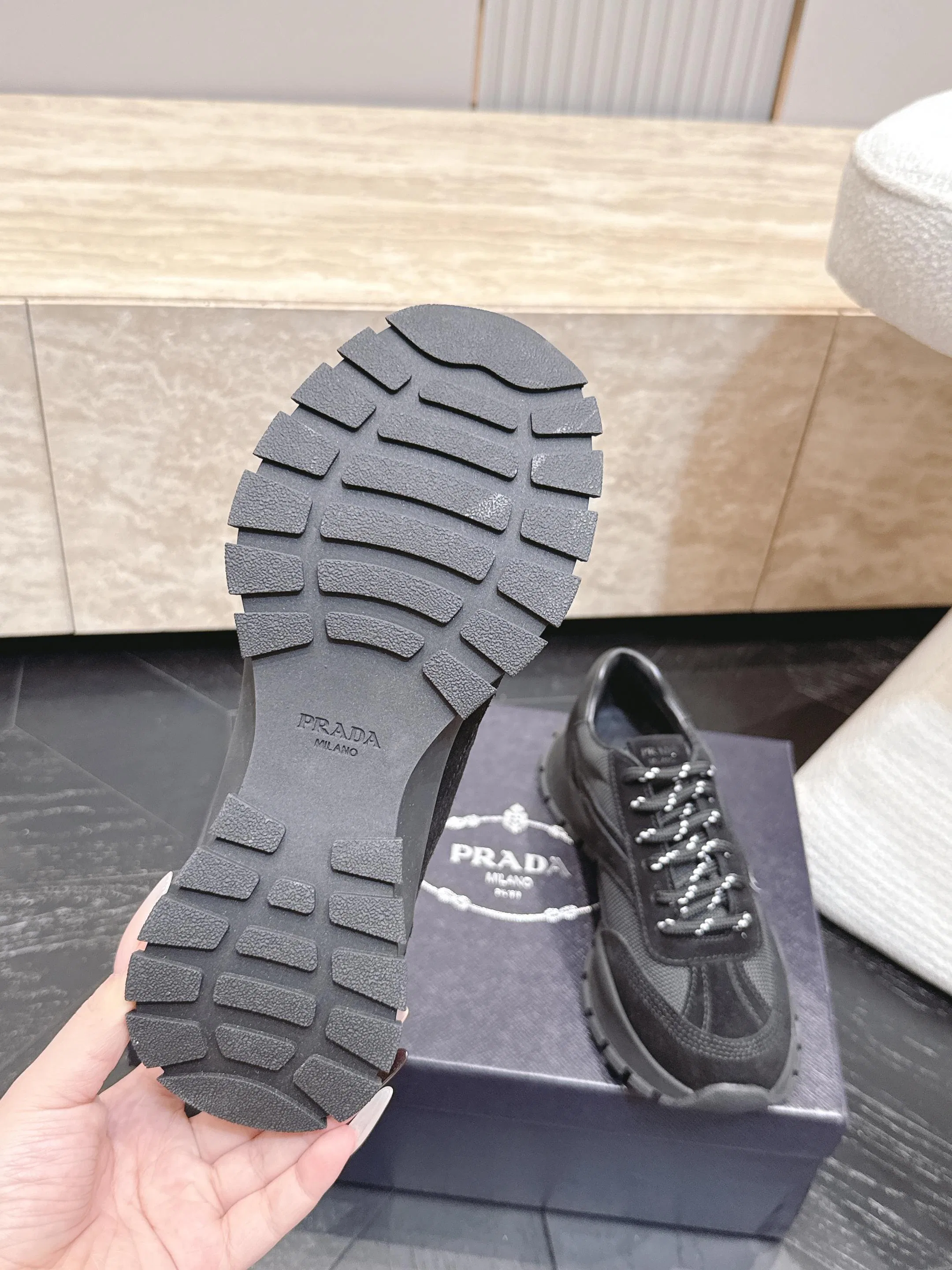 PRA 27FW EJEUHTT 035 스니커즈 17