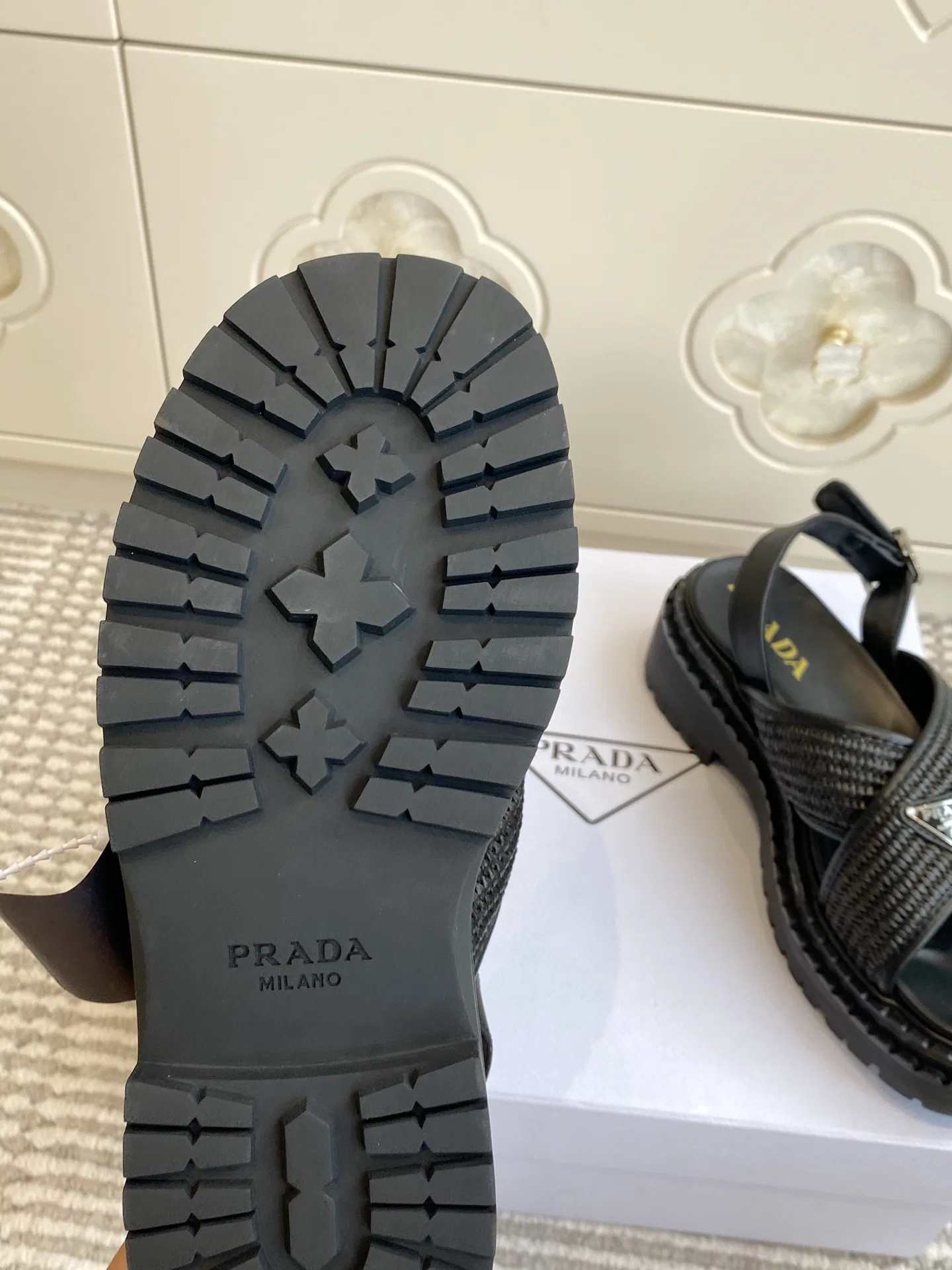 PRA 27FW EJEUHTT 037 샌들 14