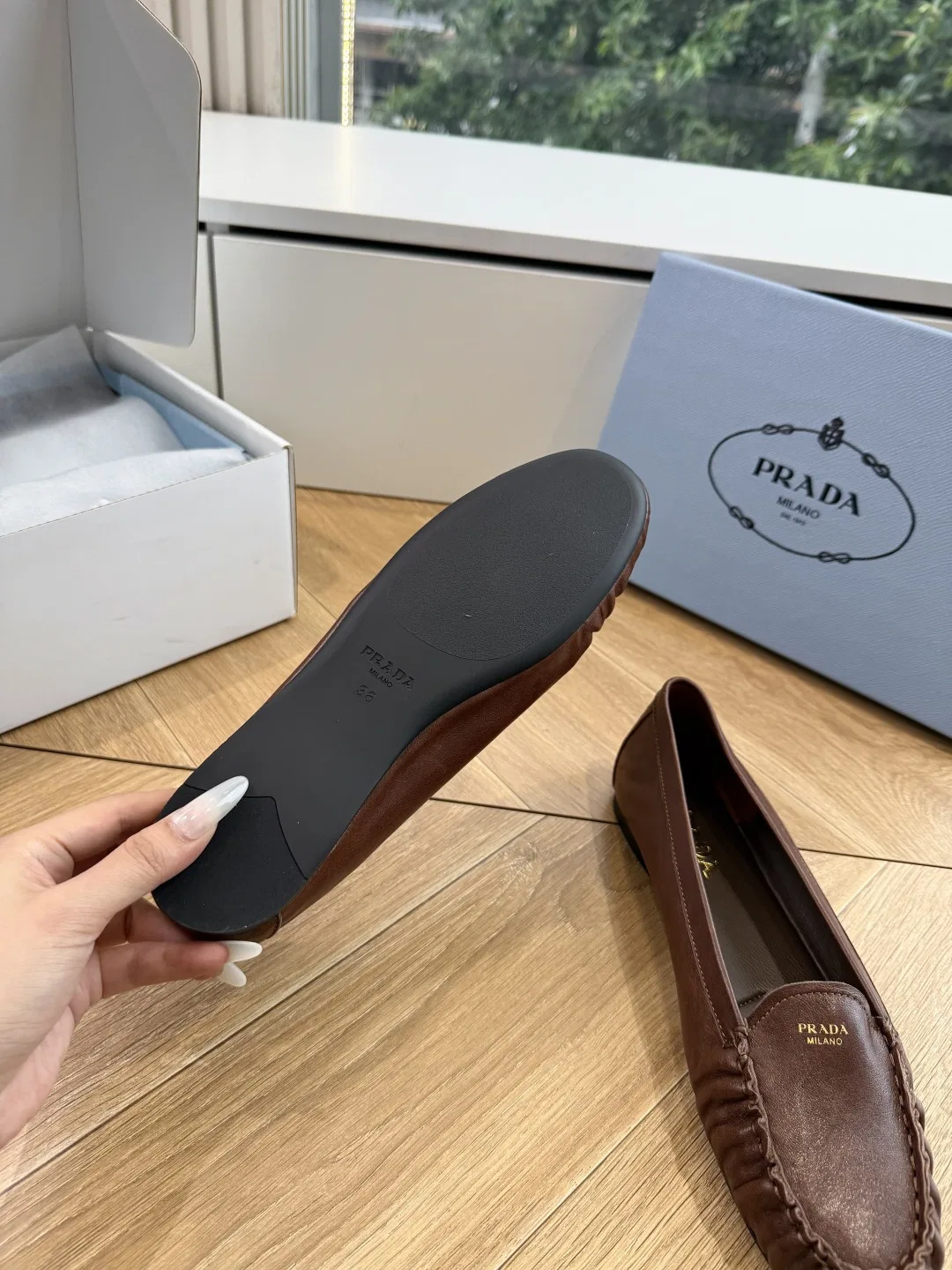 PRA 27FW EJEUHTT 040 플랫슈즈 16