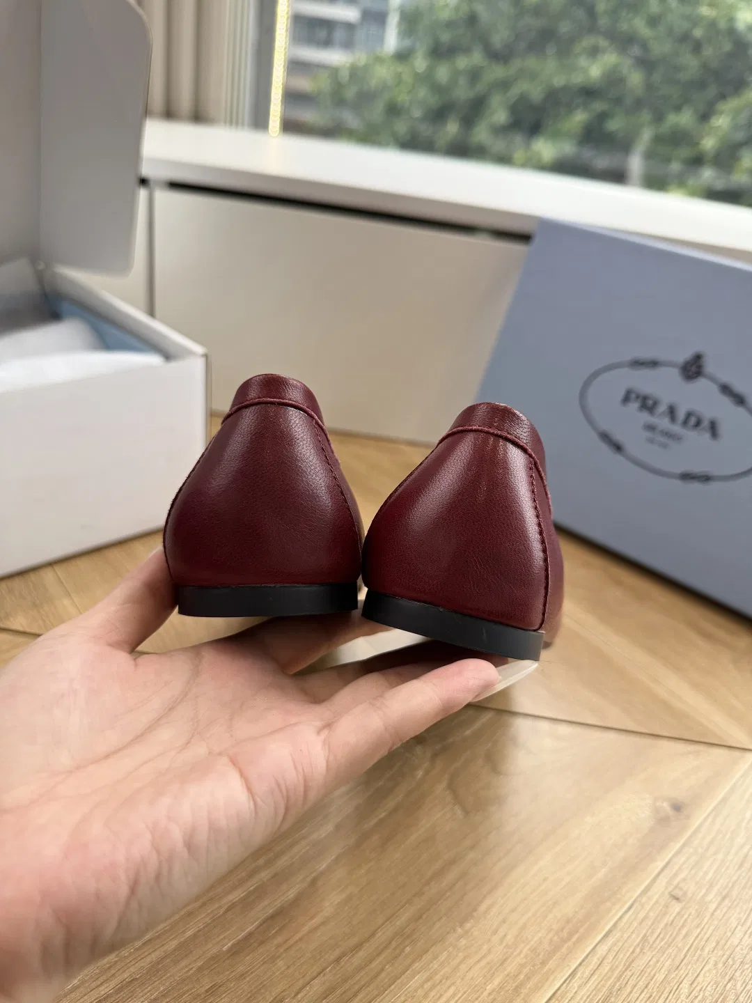 PRA 27FW EJEUHTT 040 플랫슈즈 32