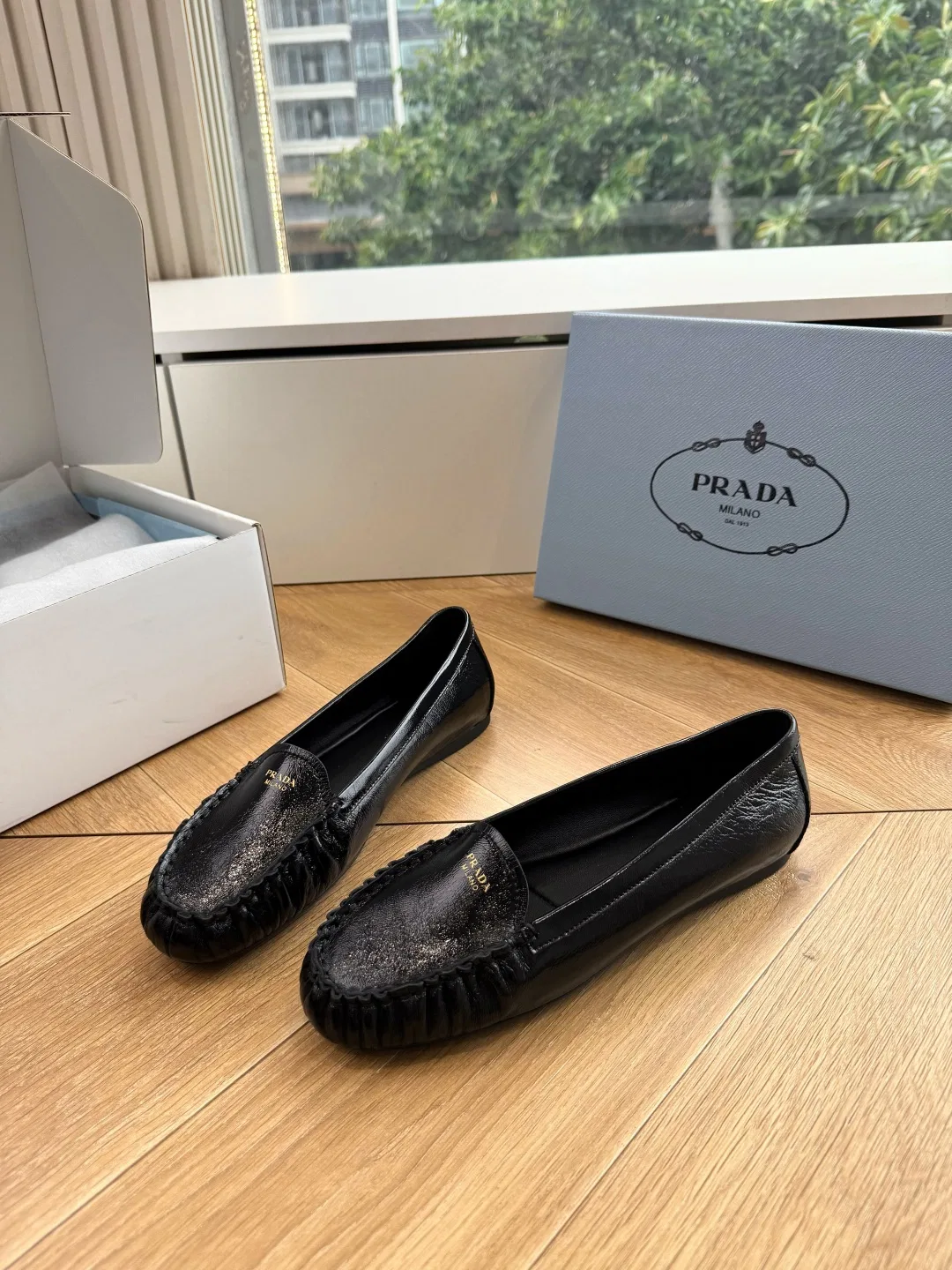 PRA 27FW EJEUHTT 040 플랫슈즈 34