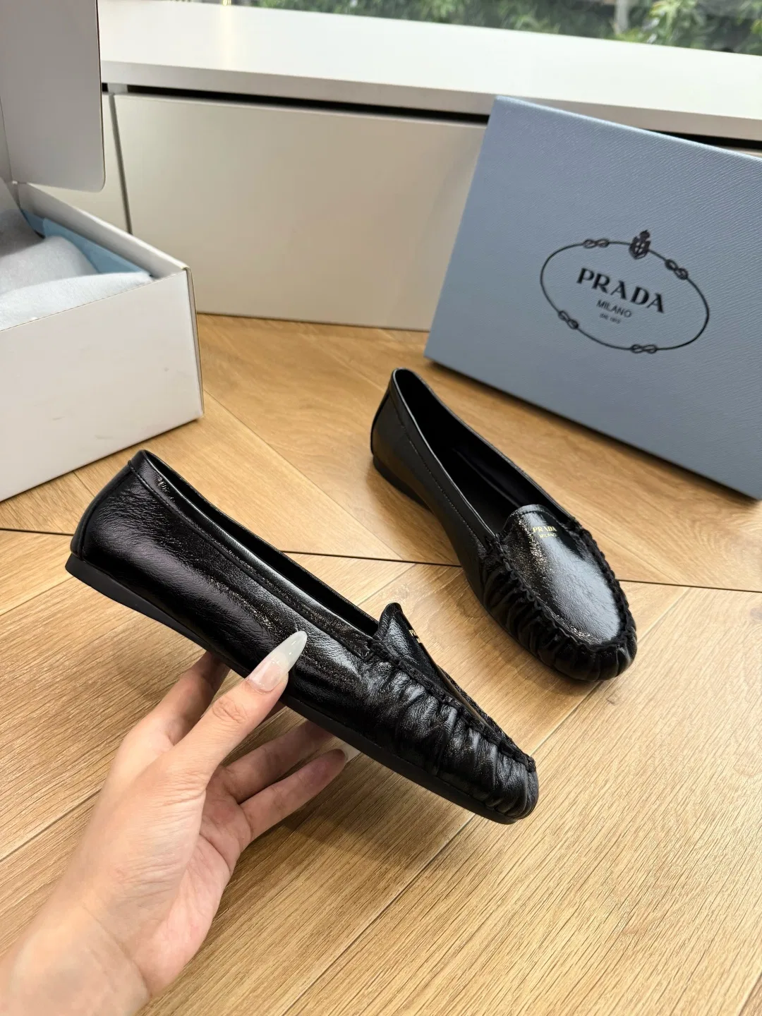 PRA 27FW EJEUHTT 040 플랫슈즈 36