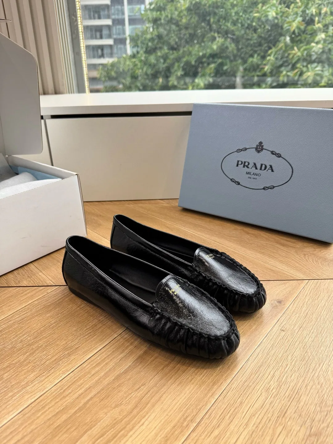 PRA 27FW EJEUHTT 040 플랫슈즈 37